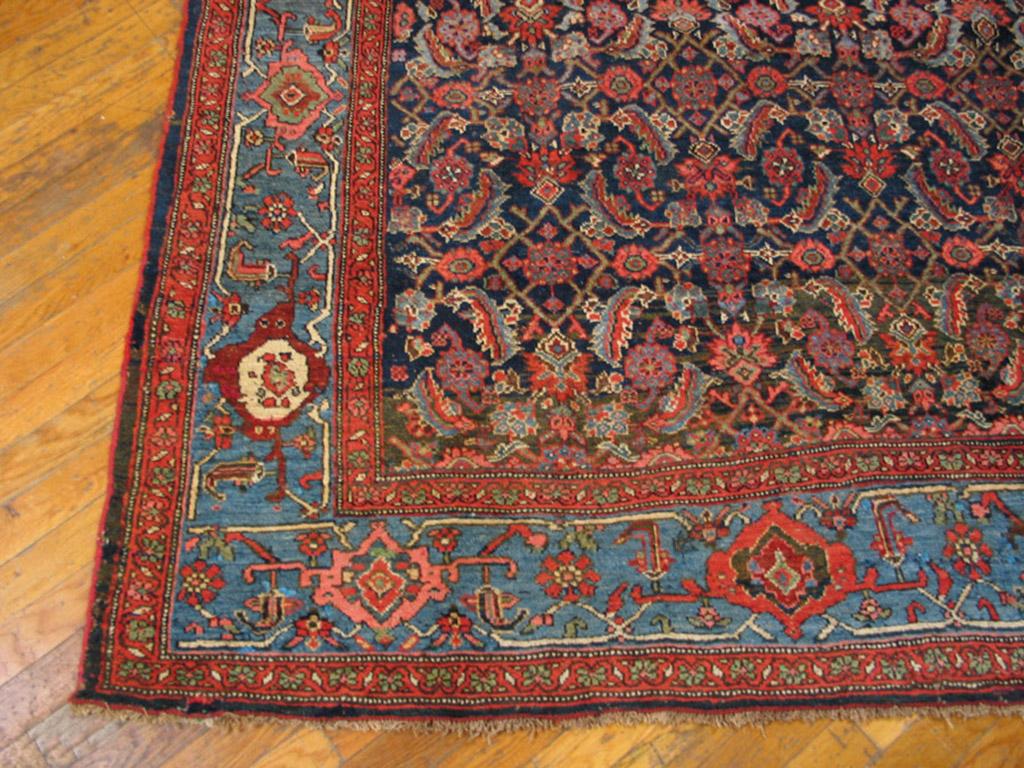 Antique Persian Bijar rug. Meaures: 7'6