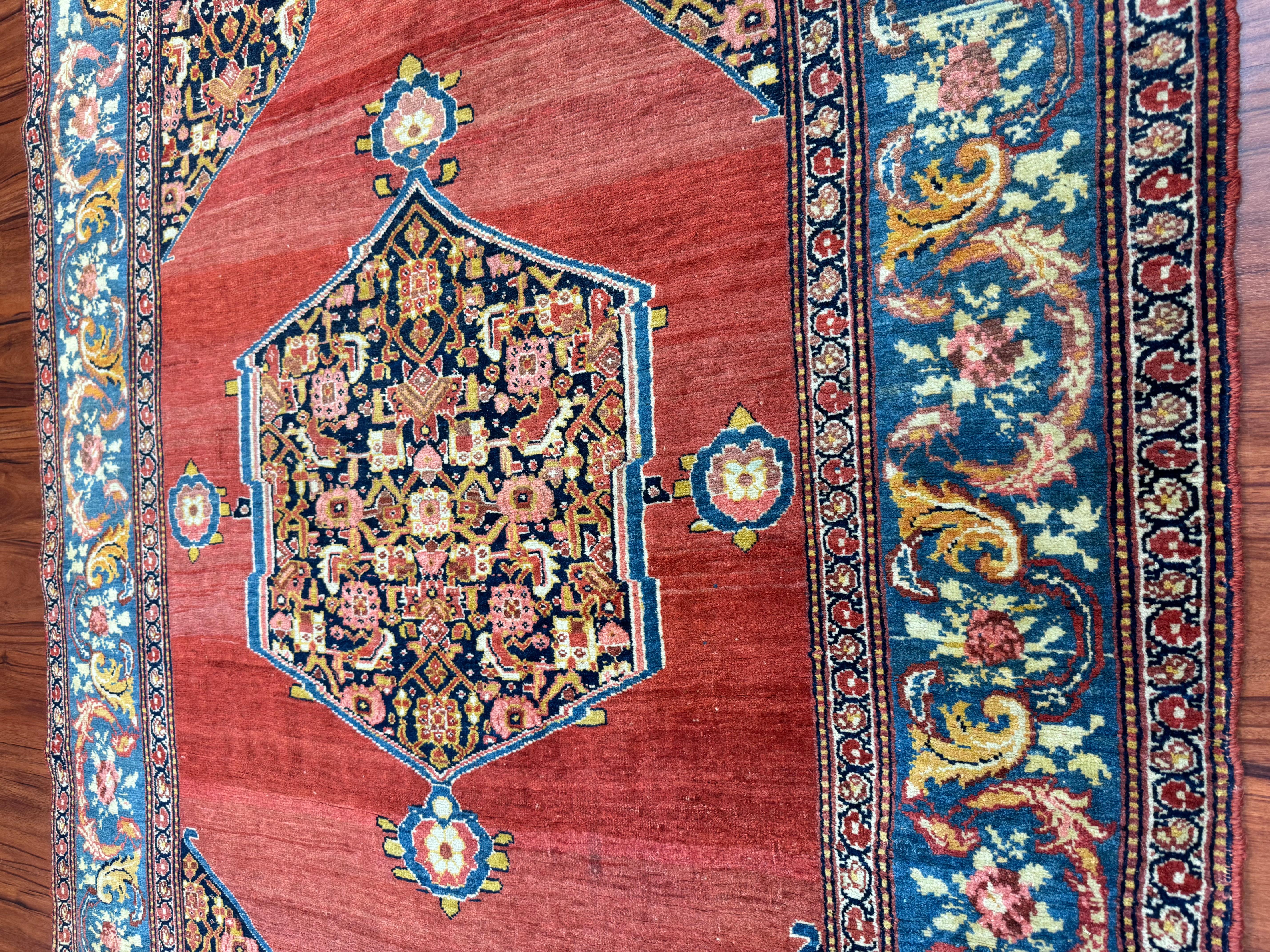Antiker persischer Bidjar-Teppich (Handgewebt) im Angebot