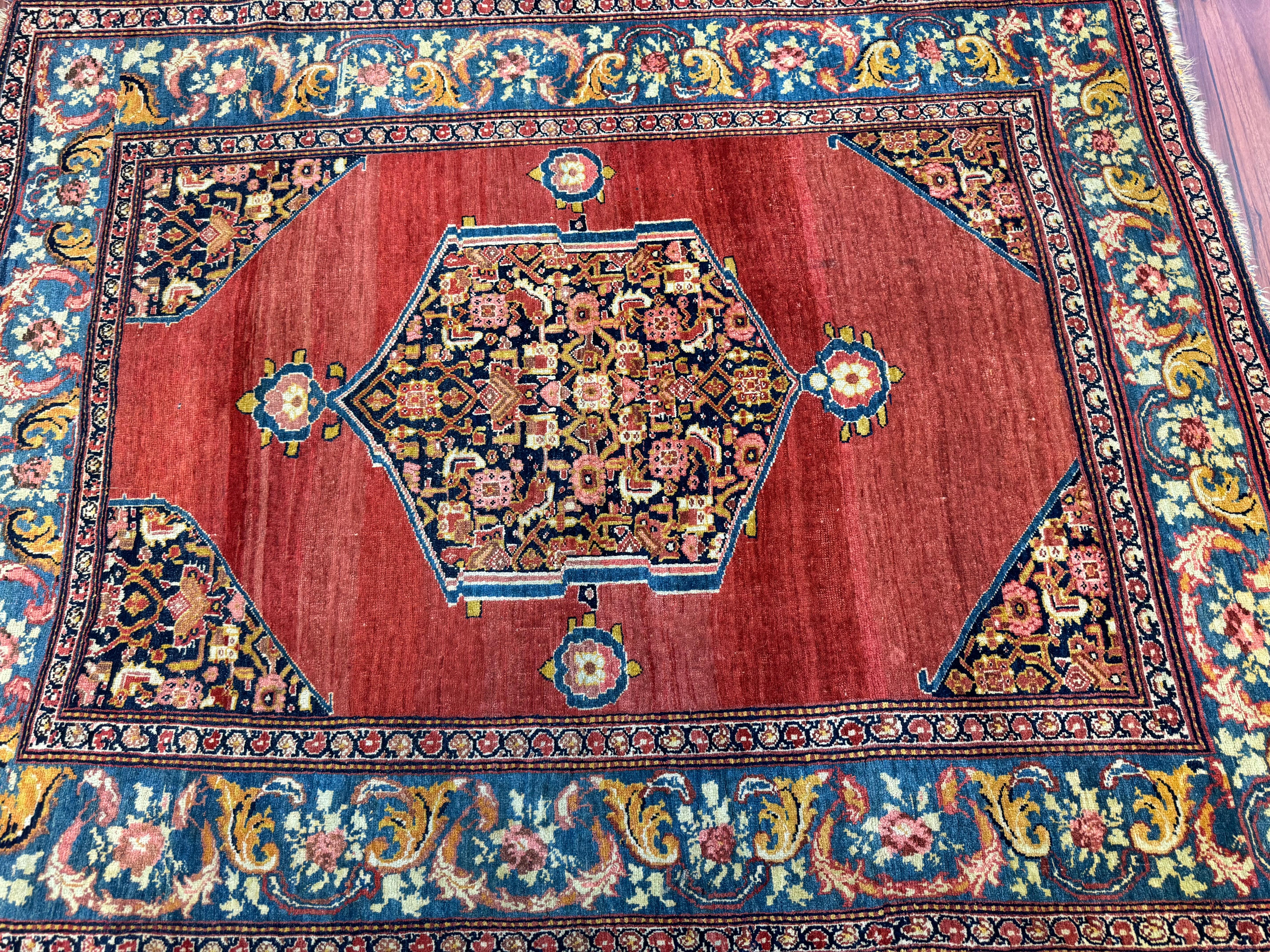 Antiker persischer Bidjar-Teppich im Angebot 1