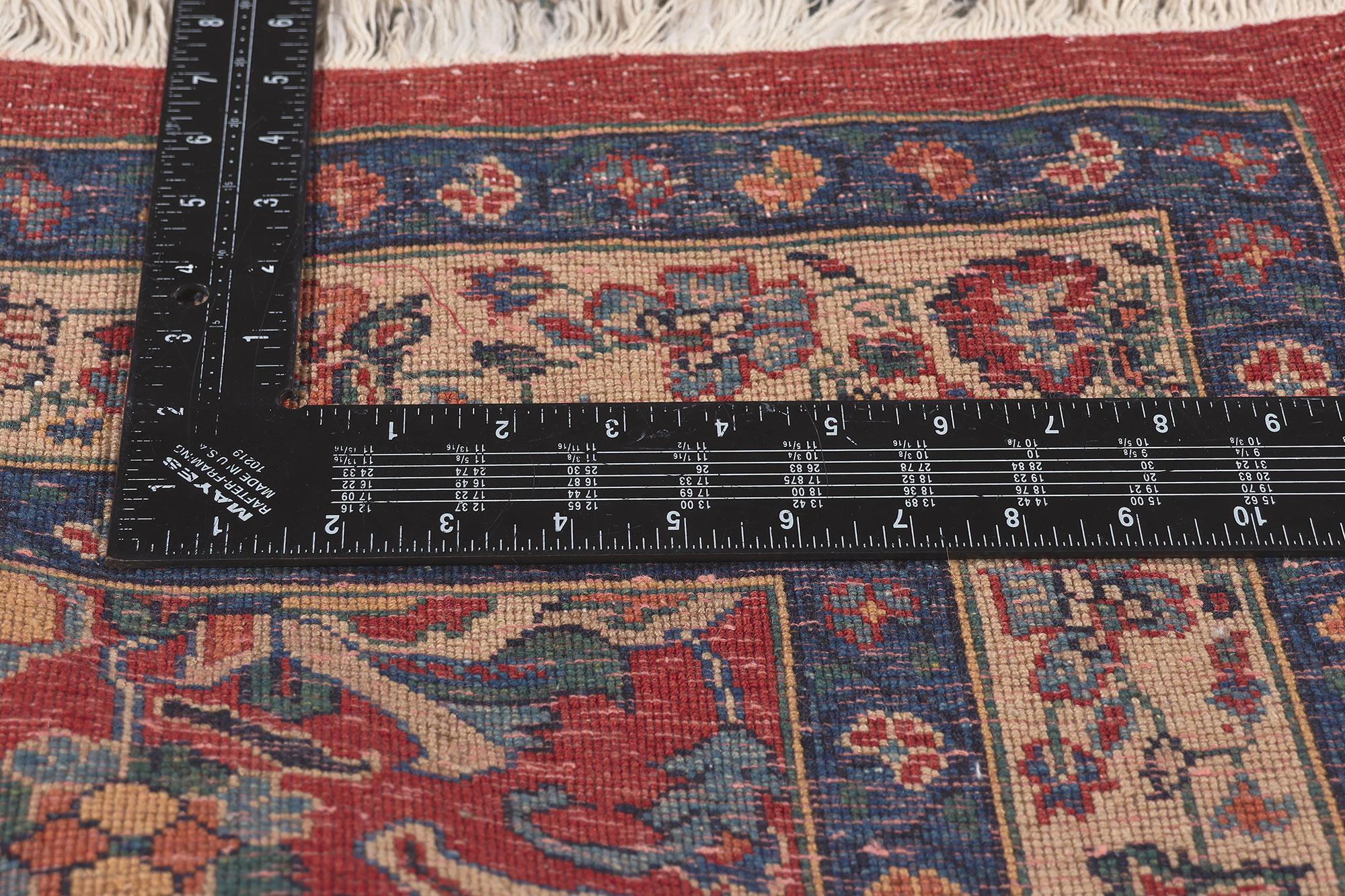 Alfombra Persa Antigua Bijar Corredor, Estilo Intemporal y Elegancia Subrayada siglo XX en venta
