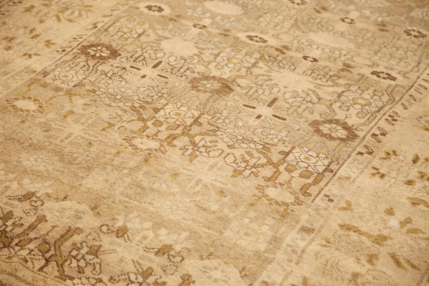 Antiker persischer Bidjar-Teppich mit braunen & beigefarbenen Blumendetails (Art déco) im Angebot