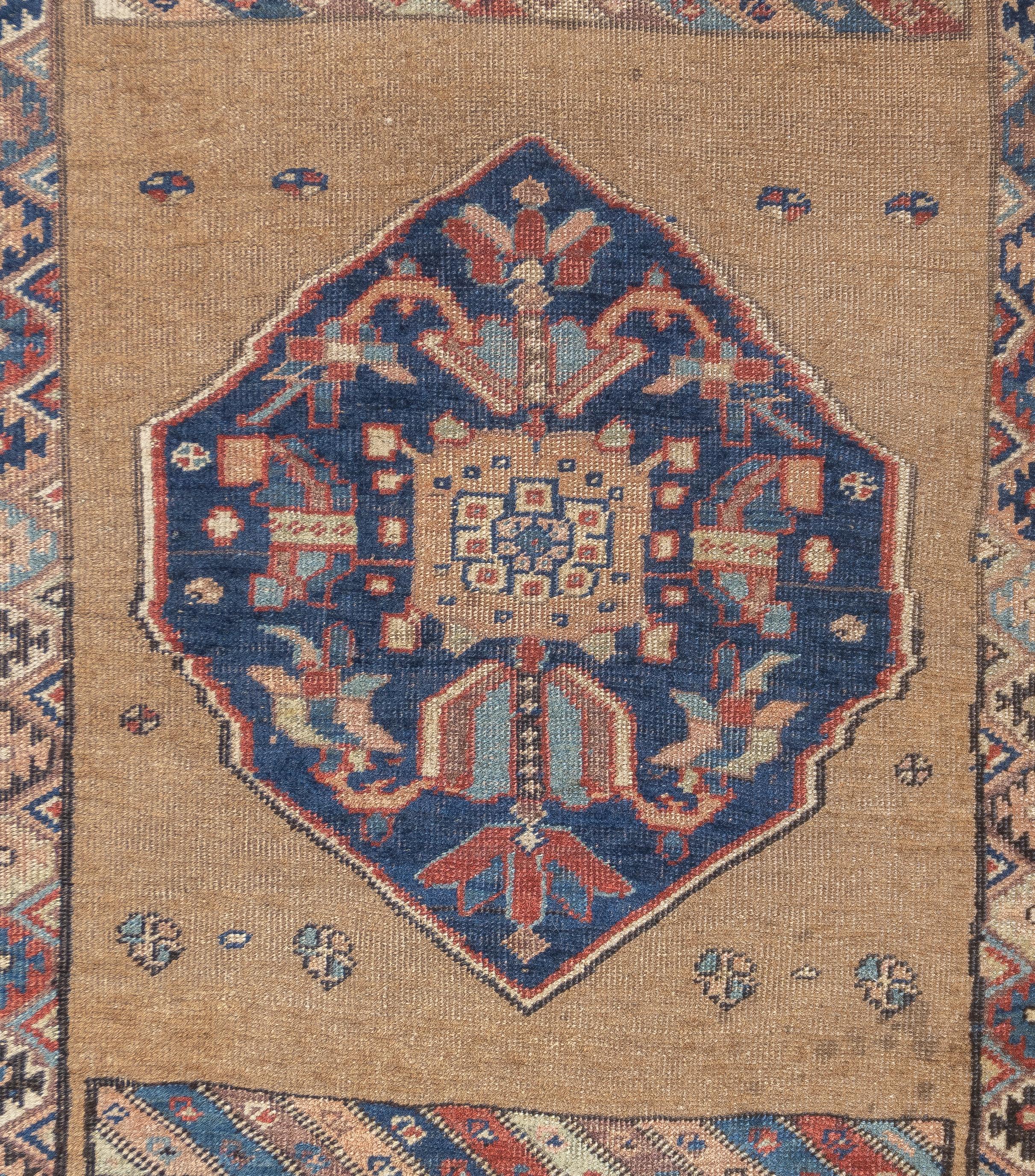 Antiker persischer Bijar-Wollteppich in Foundation 3'7'' x 4'4'' (Handgeknüpft) im Angebot
