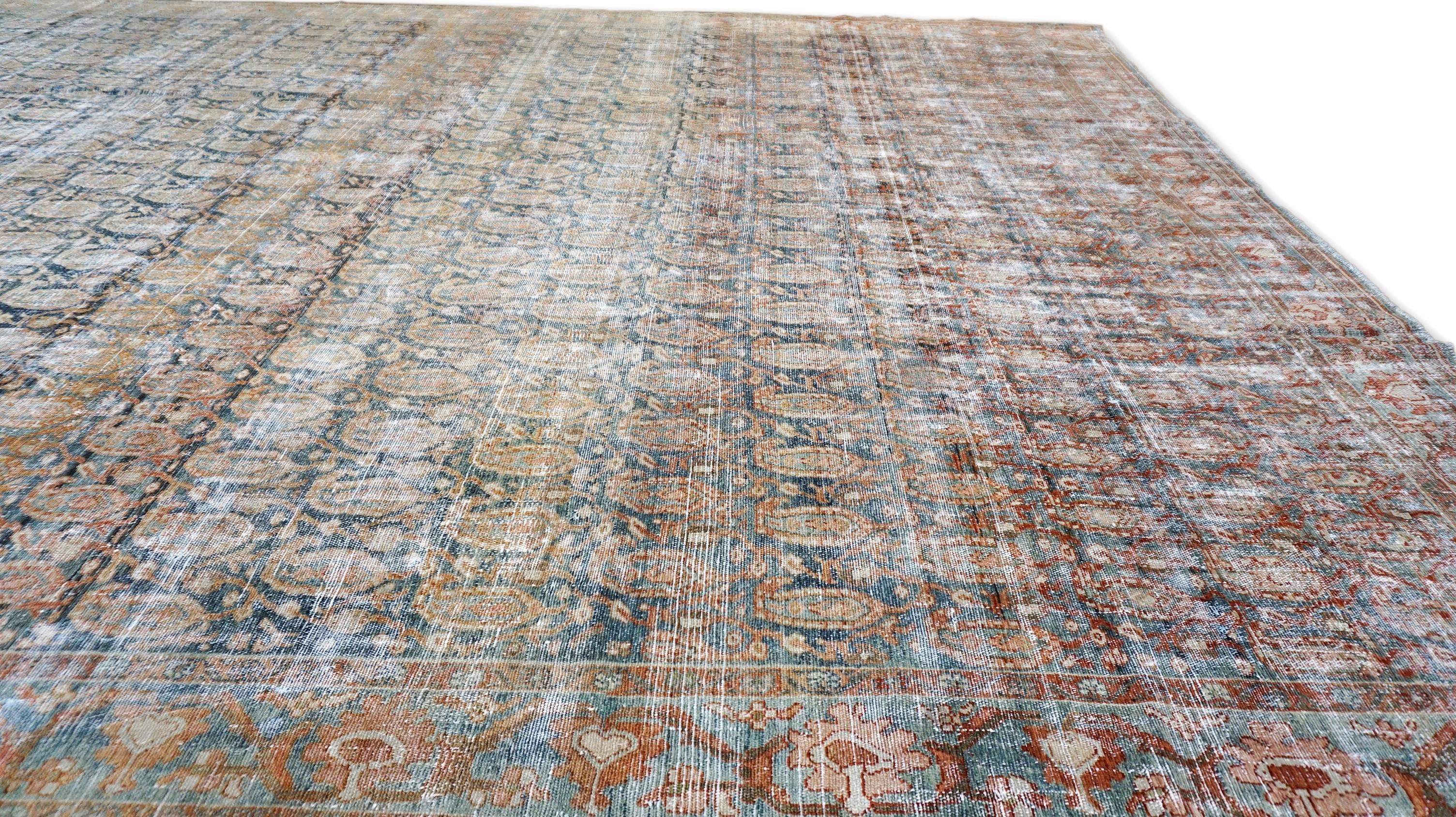 Antiker persischer Boteh-Design-Teppich aus Wolle im Distressed-Design 11'8''x22'9'' im Zustand „Gut“ im Angebot in Torrance, CA