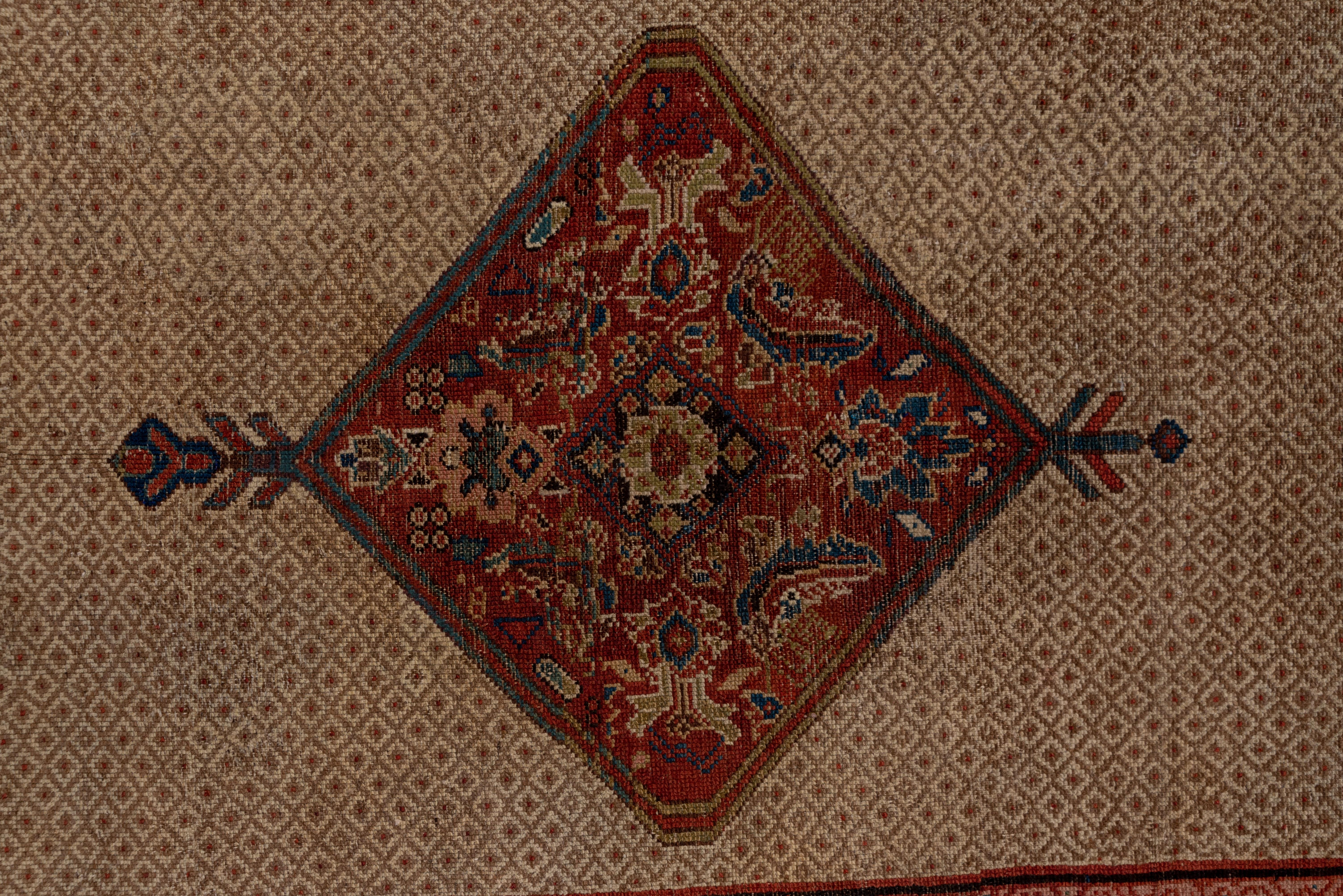 Antiker persischer langer Hamadan-Teppich aus Kamelienholz, um 1910 (Persisch)
