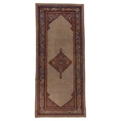 Antiker persischer langer Hamadan-Teppich aus Kamelienholz, um 1910