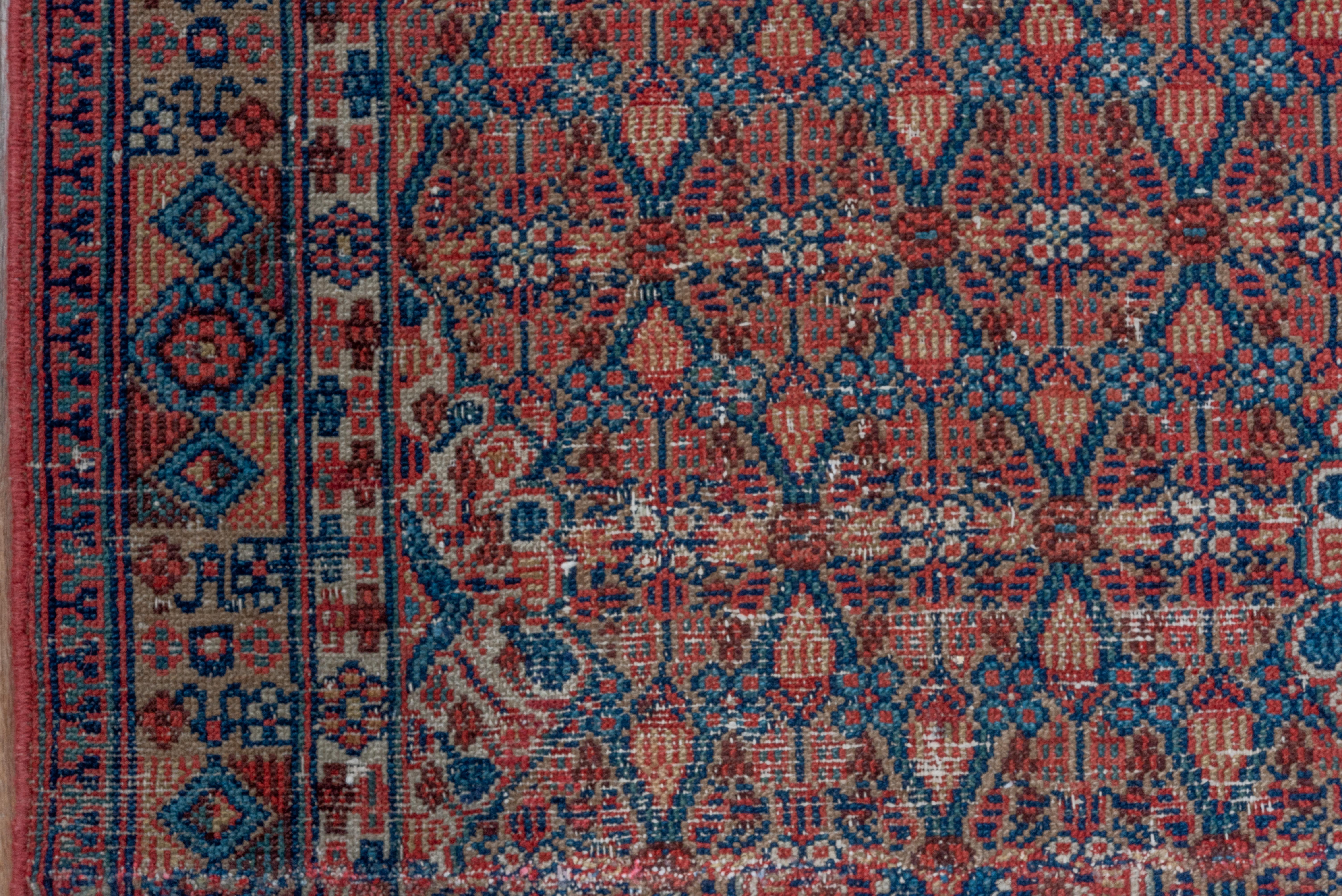 Antiker persischer Hamadan-Läufer aus Kamel, rot und blau, Palette, ca. 1910er Jahre im Zustand „Gut“ im Angebot in New York, NY