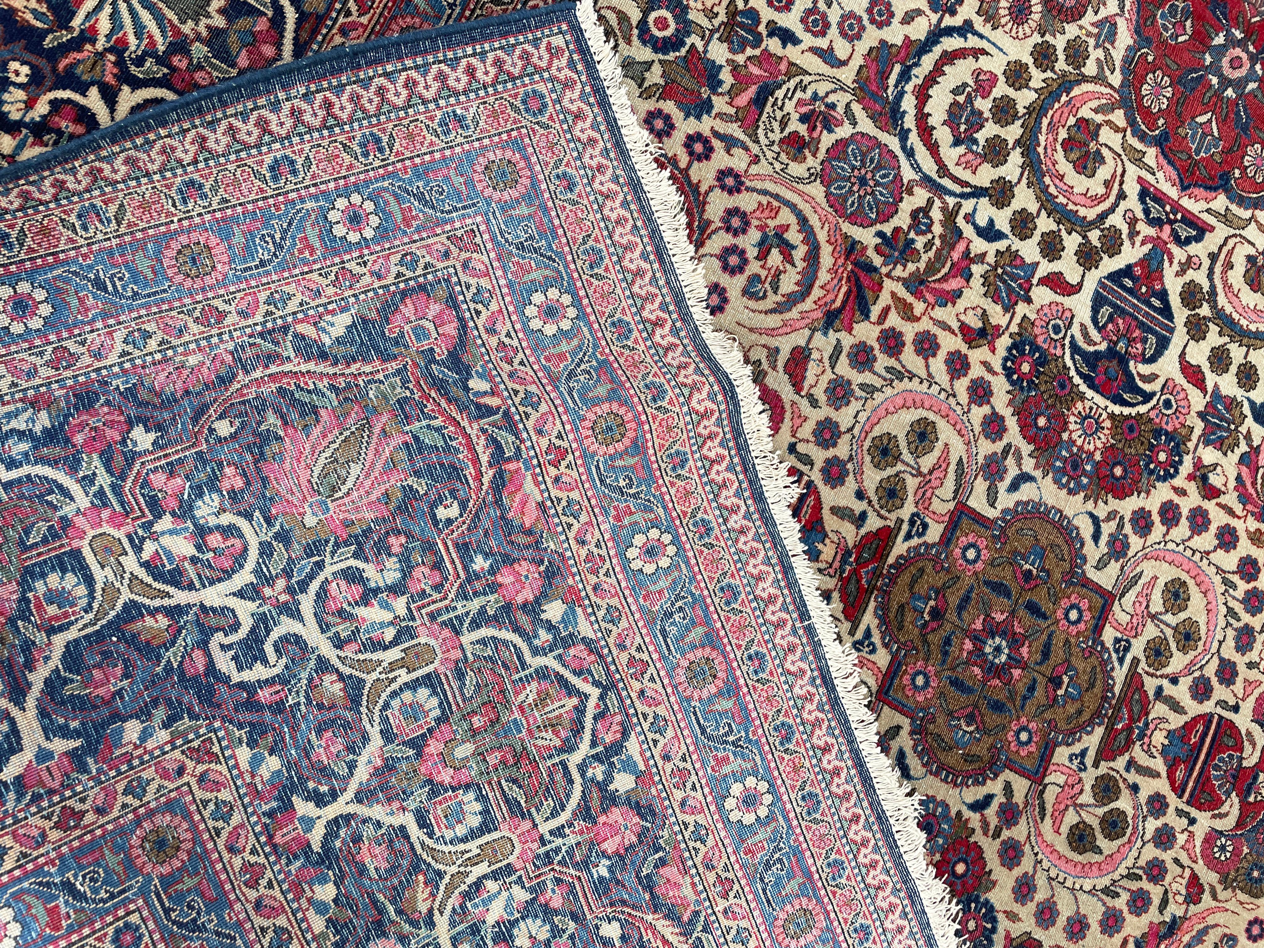 Noué à la main Tapis persan ancien Dabir Kashan, le plus beau en vente
