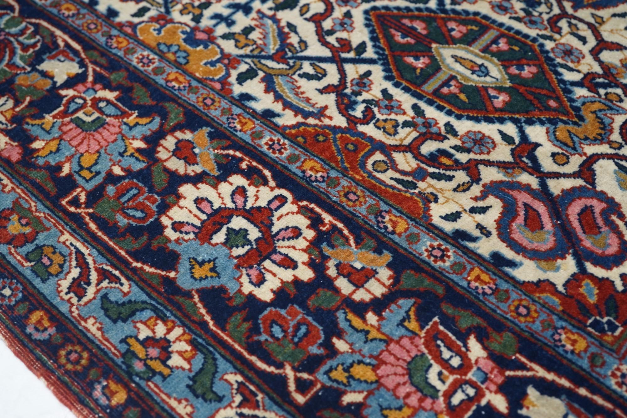 Antiker persischer Dabir Kashan-Teppich 4'4'' x 6'10'' (Handgeknüpft) im Angebot