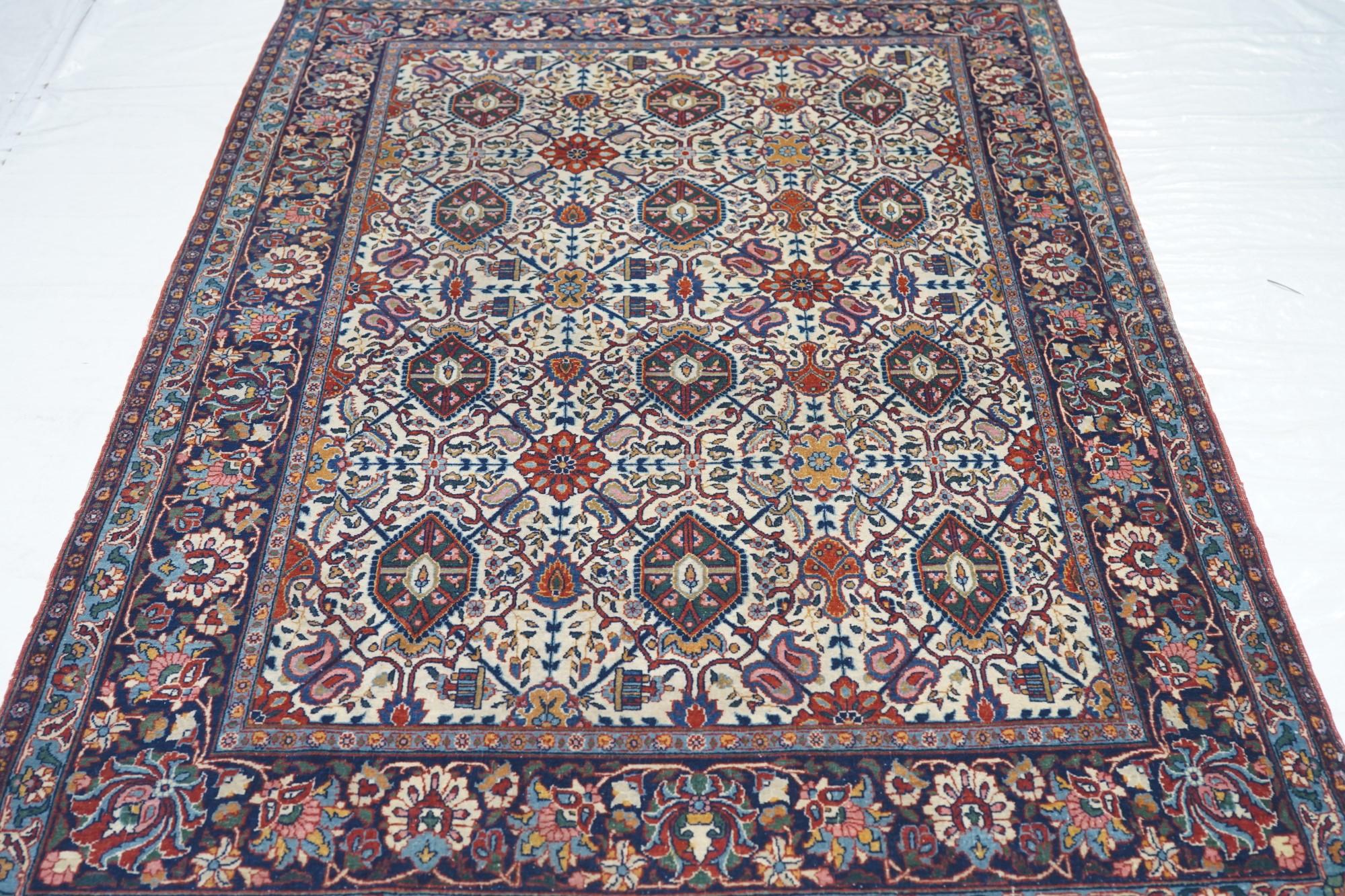 Antiker persischer Dabir Kashan-Teppich 4'4'' x 6'10'' (Wolle) im Angebot