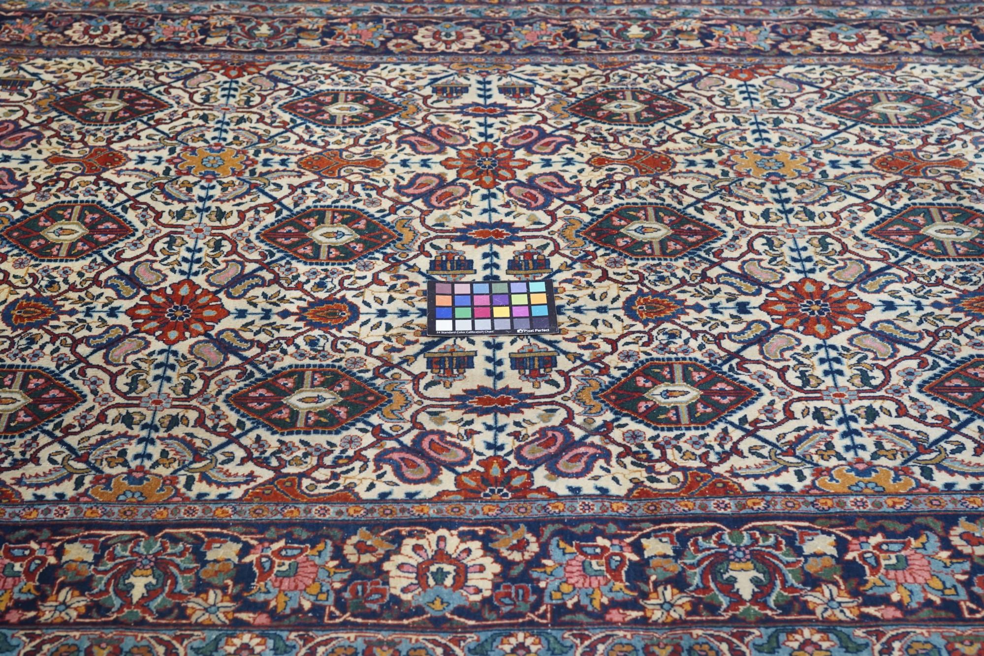 Antiker persischer Dabir Kashan-Teppich 4'4'' x 6'10'' im Angebot 1