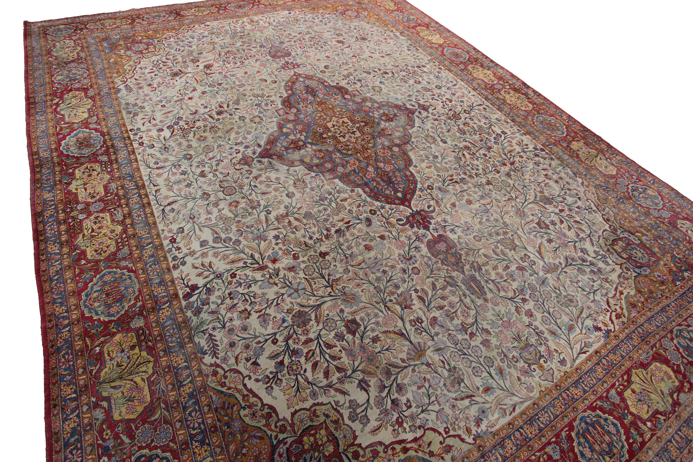 Exceptional rare Fine Antique pure silk dabir kashan rug vase bird carpet
 Measures: 10'9