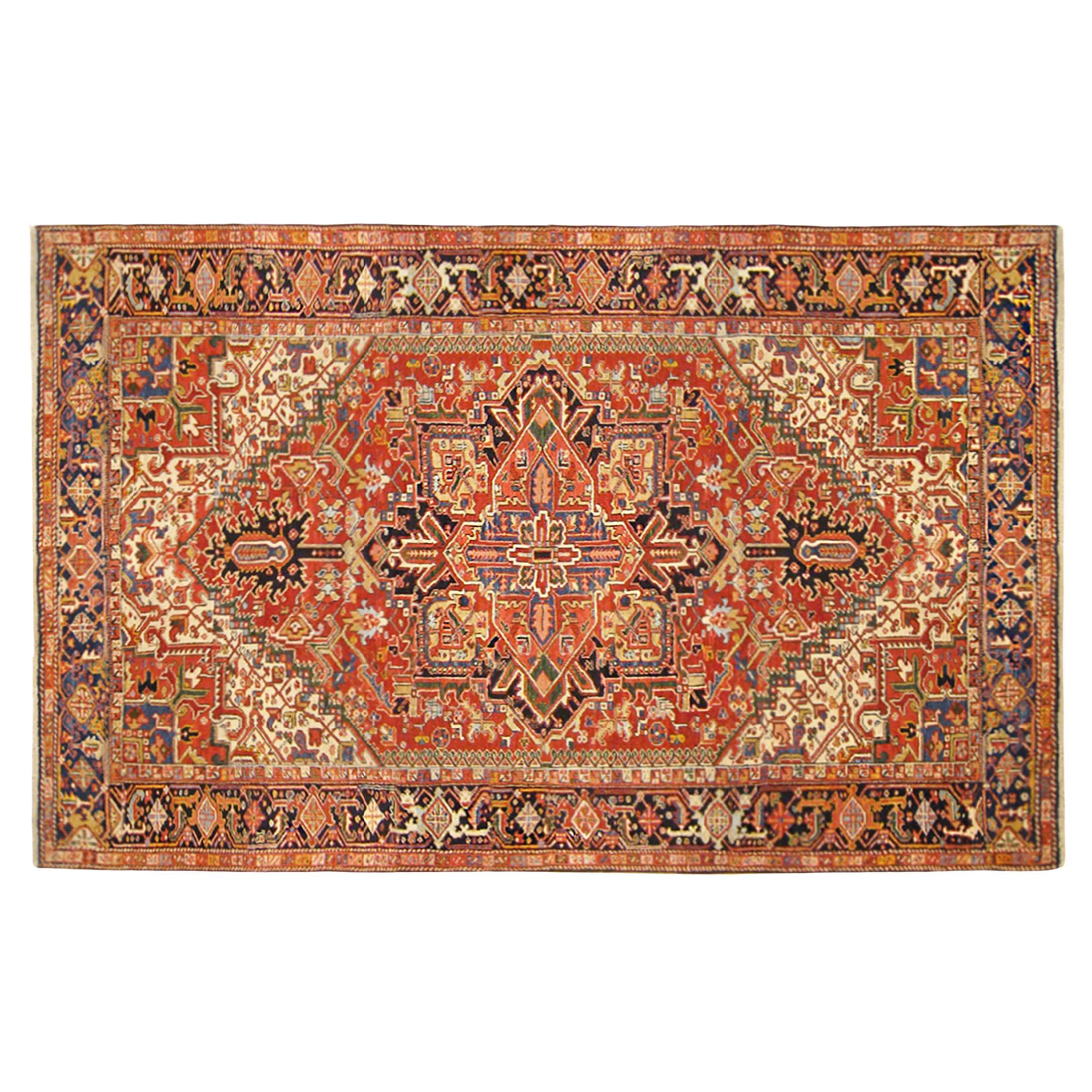  Antiker persischer dekorativer orientalischer Heriz-Teppich in Zimmergröße