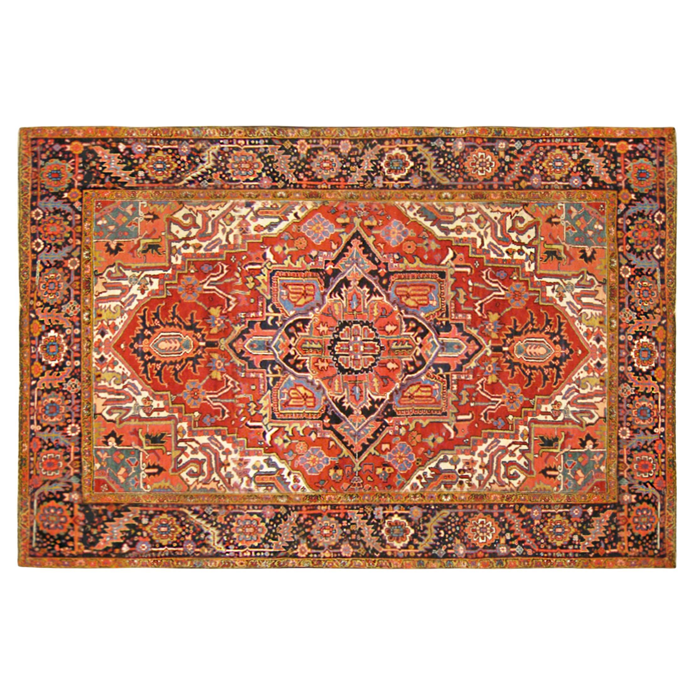 Antiker persischer dekorativer orientalischer Heriz-Teppich in Zimmergröße im Angebot