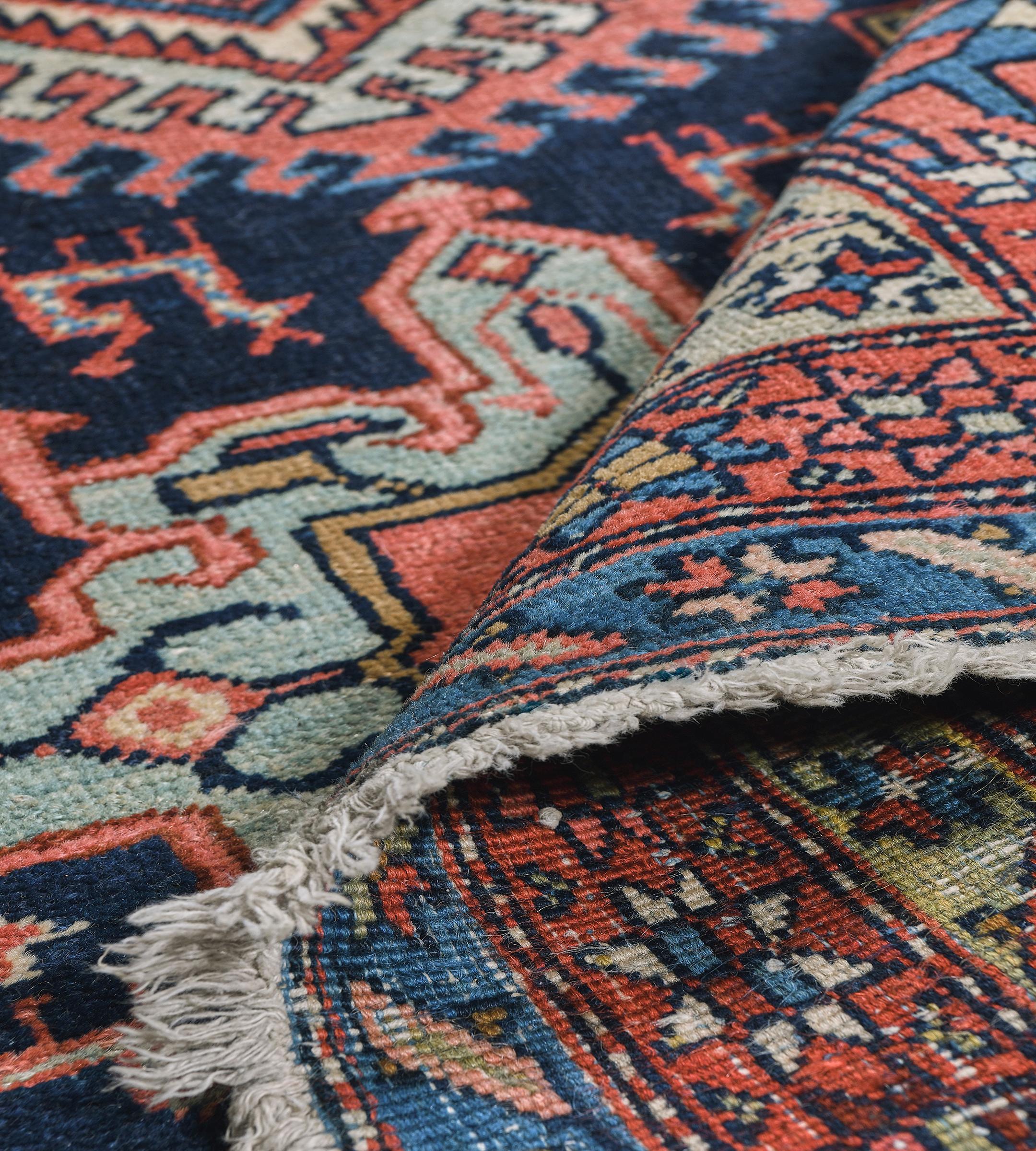 Antiker Perser Deep-Indigo Rauten Persischer Heriz Teppich im Angebot 1