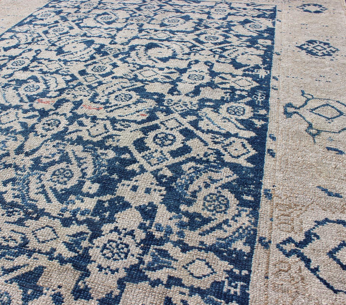 Ancien tapis persan Malayer vieilli avec motif Herati sur toute sa surface en bleu marine Bon état - En vente à Atlanta, GA