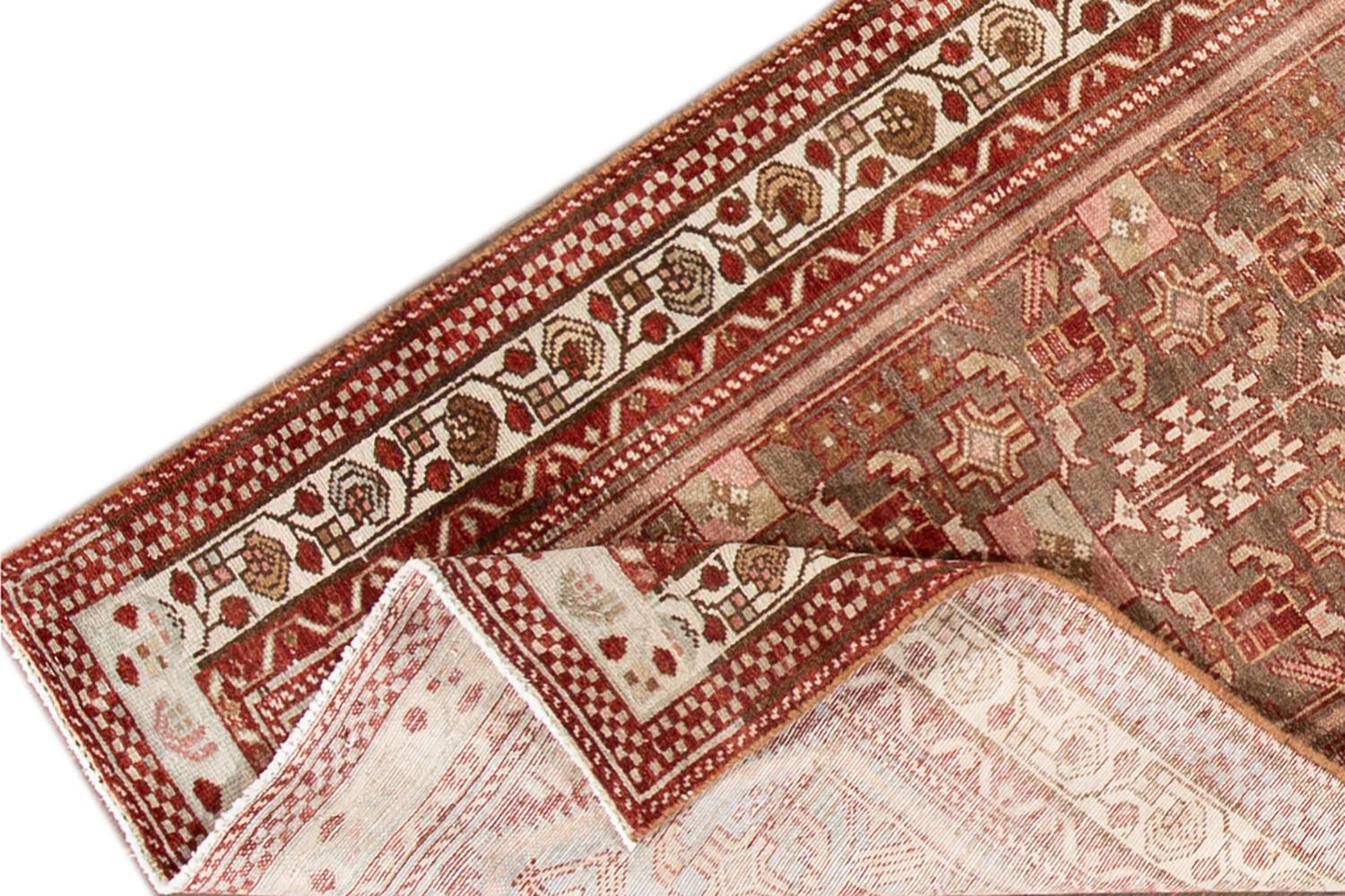 Antiker persischer Distressed-Läufer, Vintage (Handgeknüpft) im Angebot