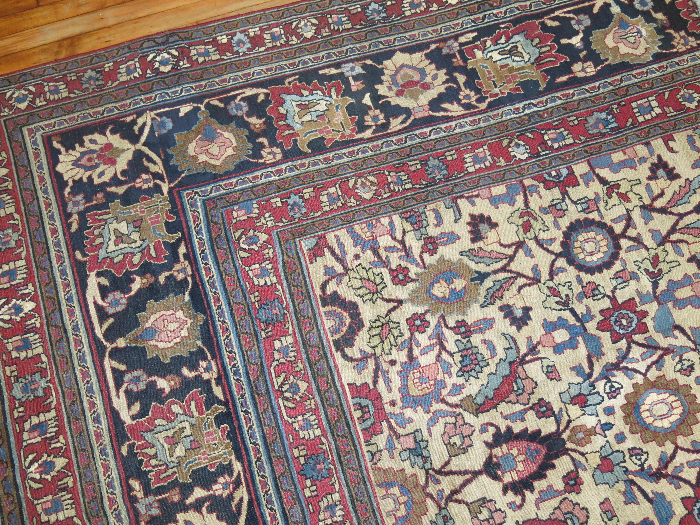 Late 19th Century Antique Persian Doroksh Carpet In Good Condition For Sale In New York, NY