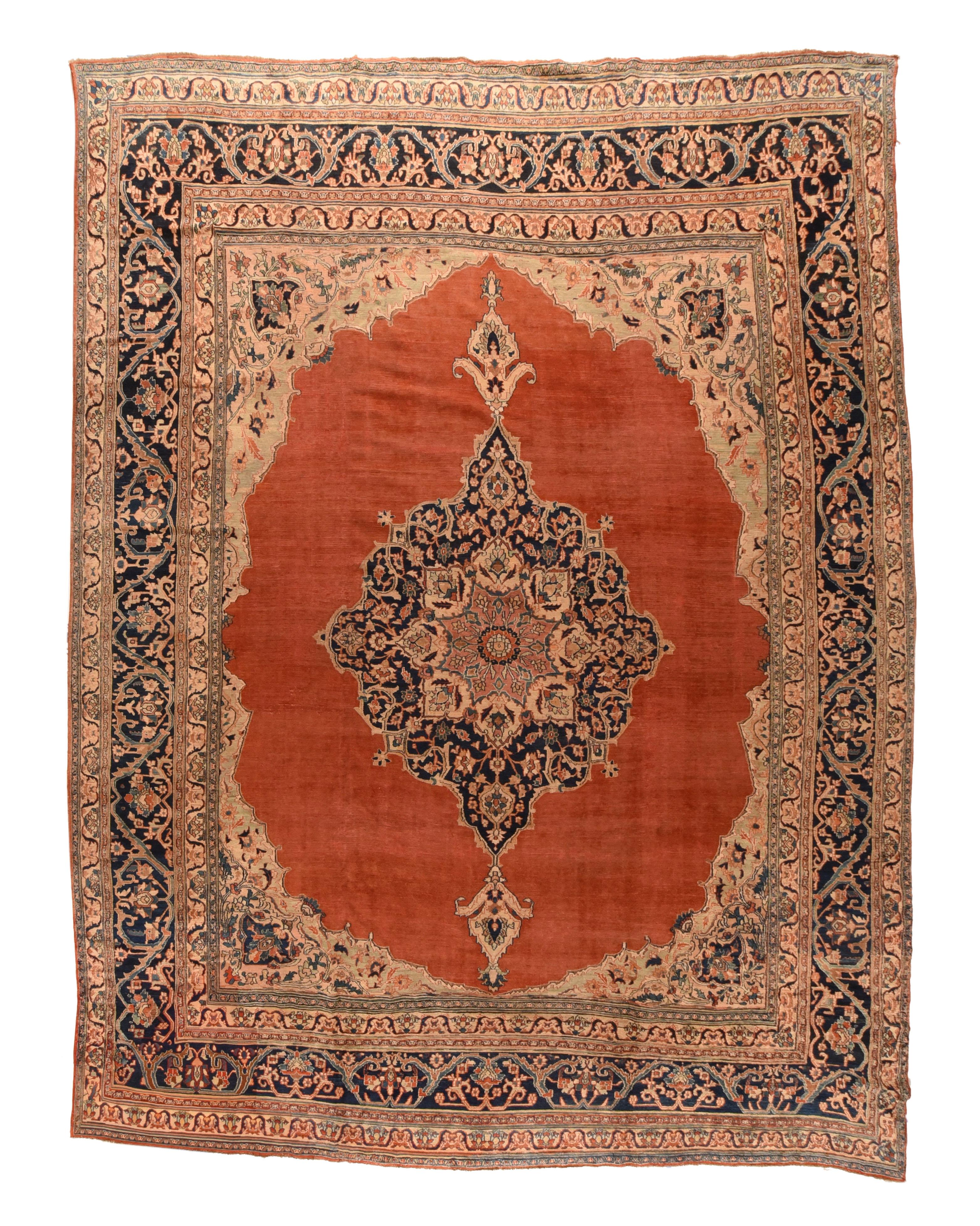 Antique Persian Doroksh Rug In Good Condition For Sale In New York, NY