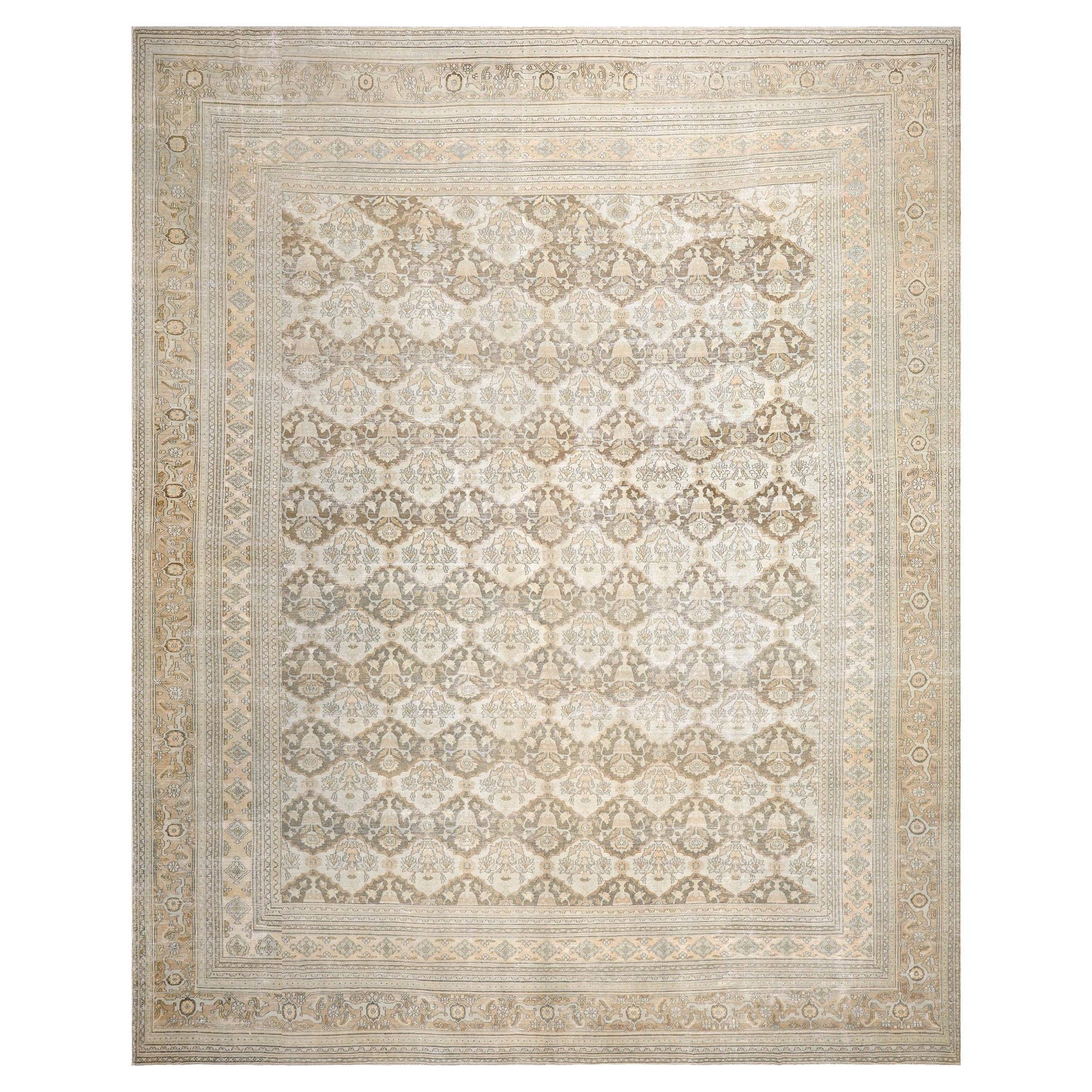 Antique Persian Doroksh Rug - 17'4" x 21'6" en vente