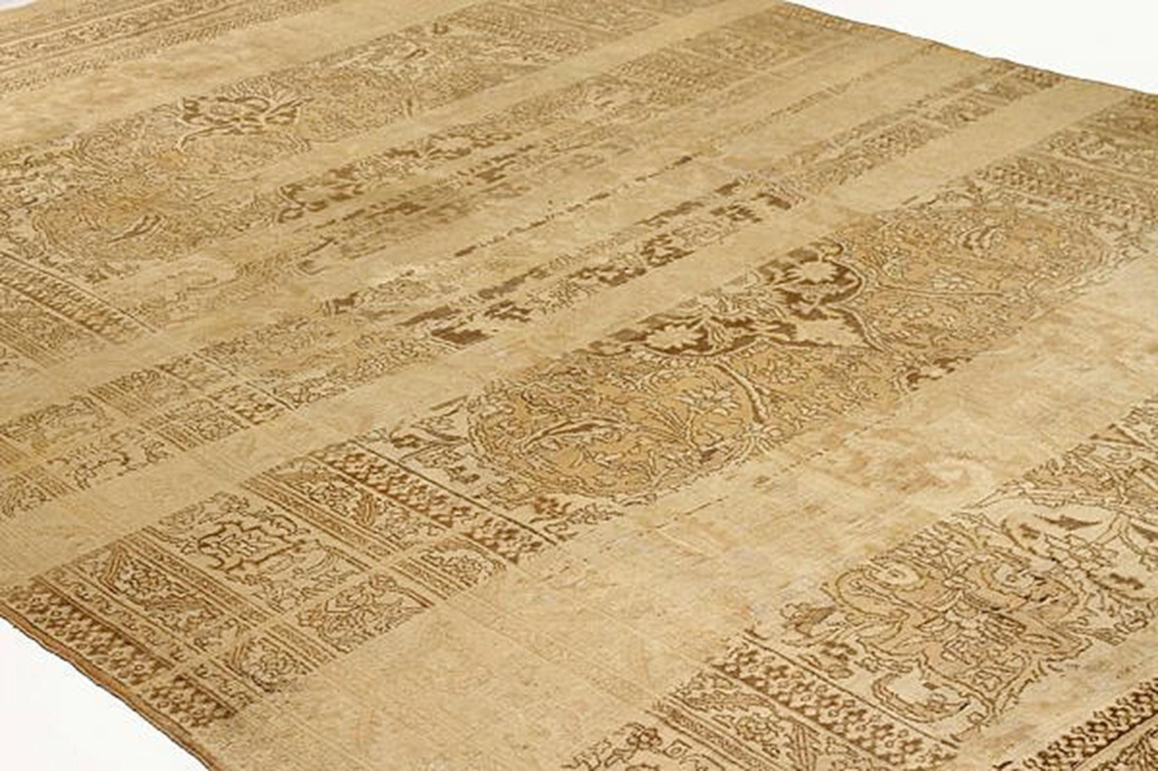 Antiker persischer Doroksh-Teppich mit braunen und beigen Blumenmustern (Sonstiges) im Angebot