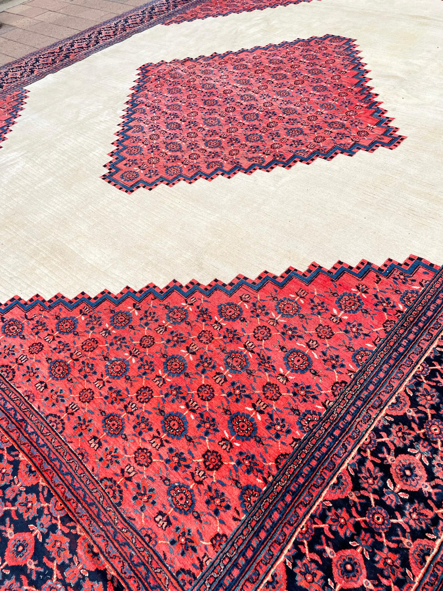 Hand-Knotted Antique Persian Dorosch/ Serapi Design Carpet For Sale