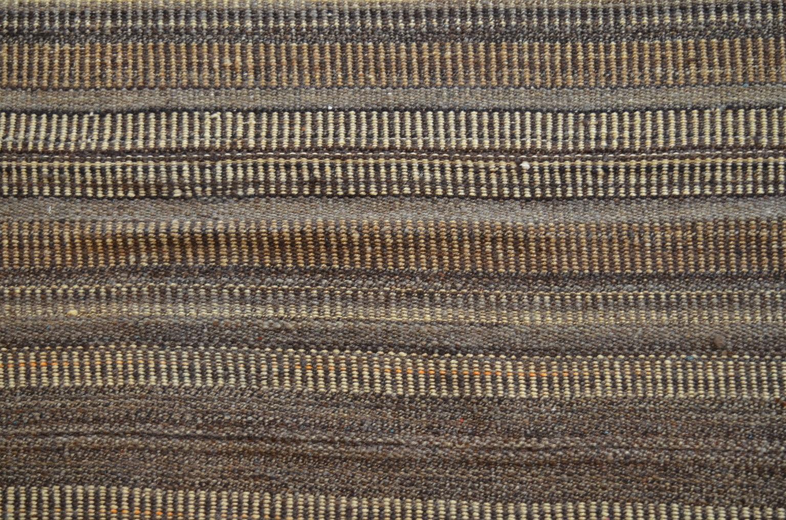 Antiquities 1900s Laine Perse Jajim Kilim Rug, 9' x 10' en vente 2