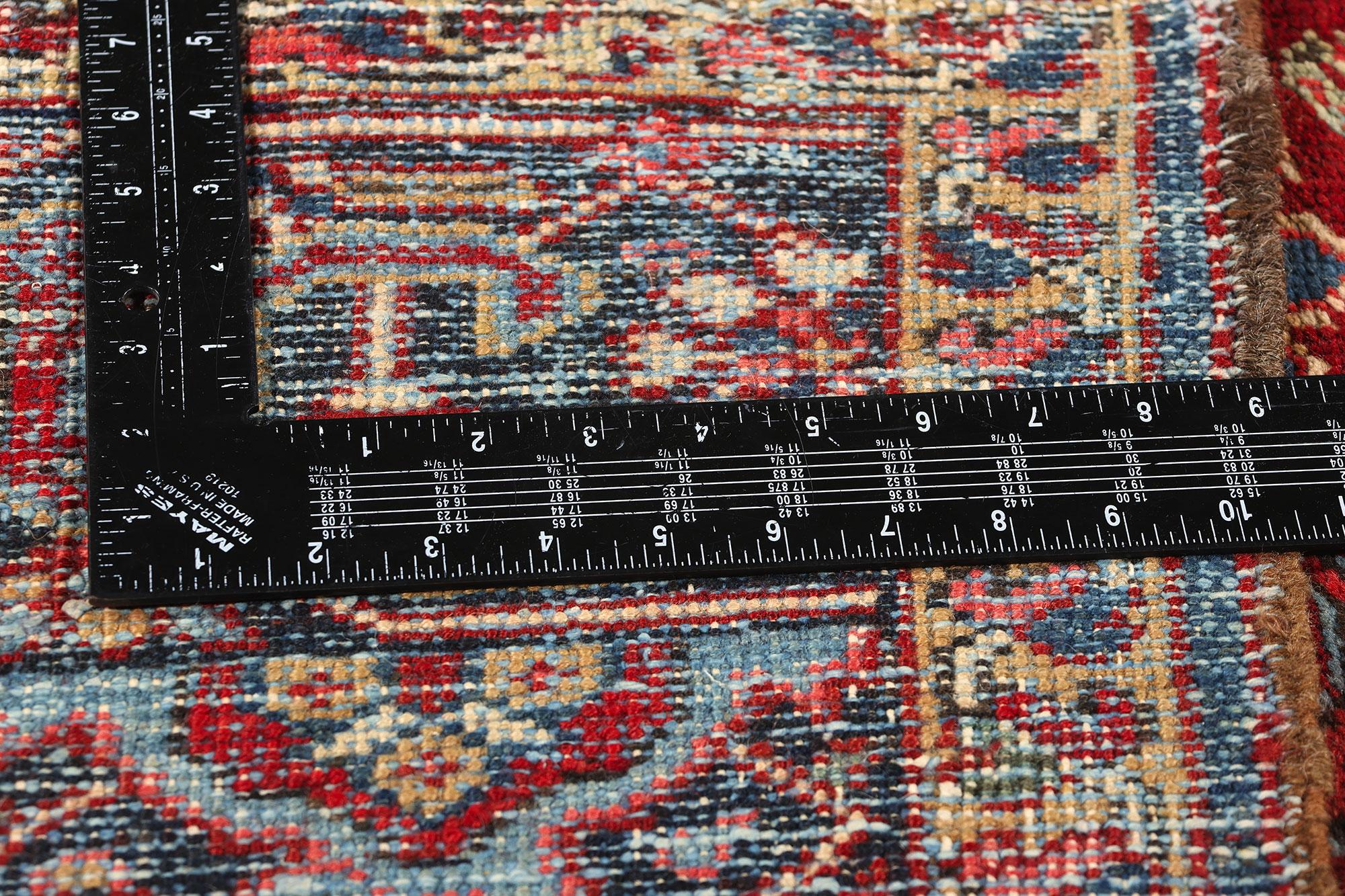 Antiker persischer Serapi Heriz-Teppich mit Drachen im Zustand „Gut“ im Angebot in Dallas, TX