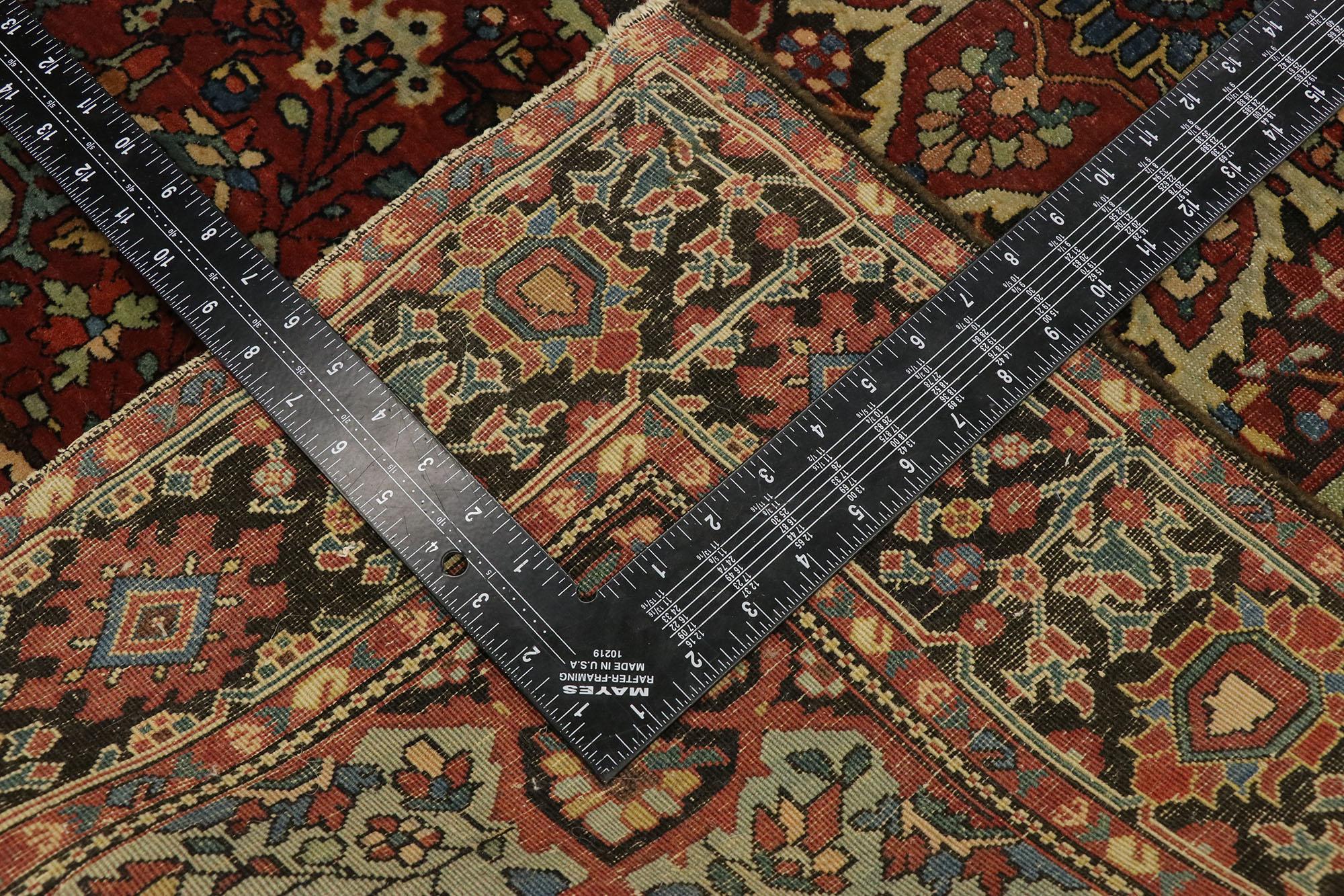 Antiker persischer Farahan-Akzent-Teppich mit Mid-Century Modern-Stil (Handgeknüpft) im Angebot