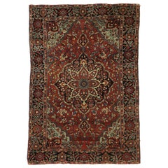 Tapis persan ancien d'appoint Farahan avec style moderne du milieu du siècle dernier