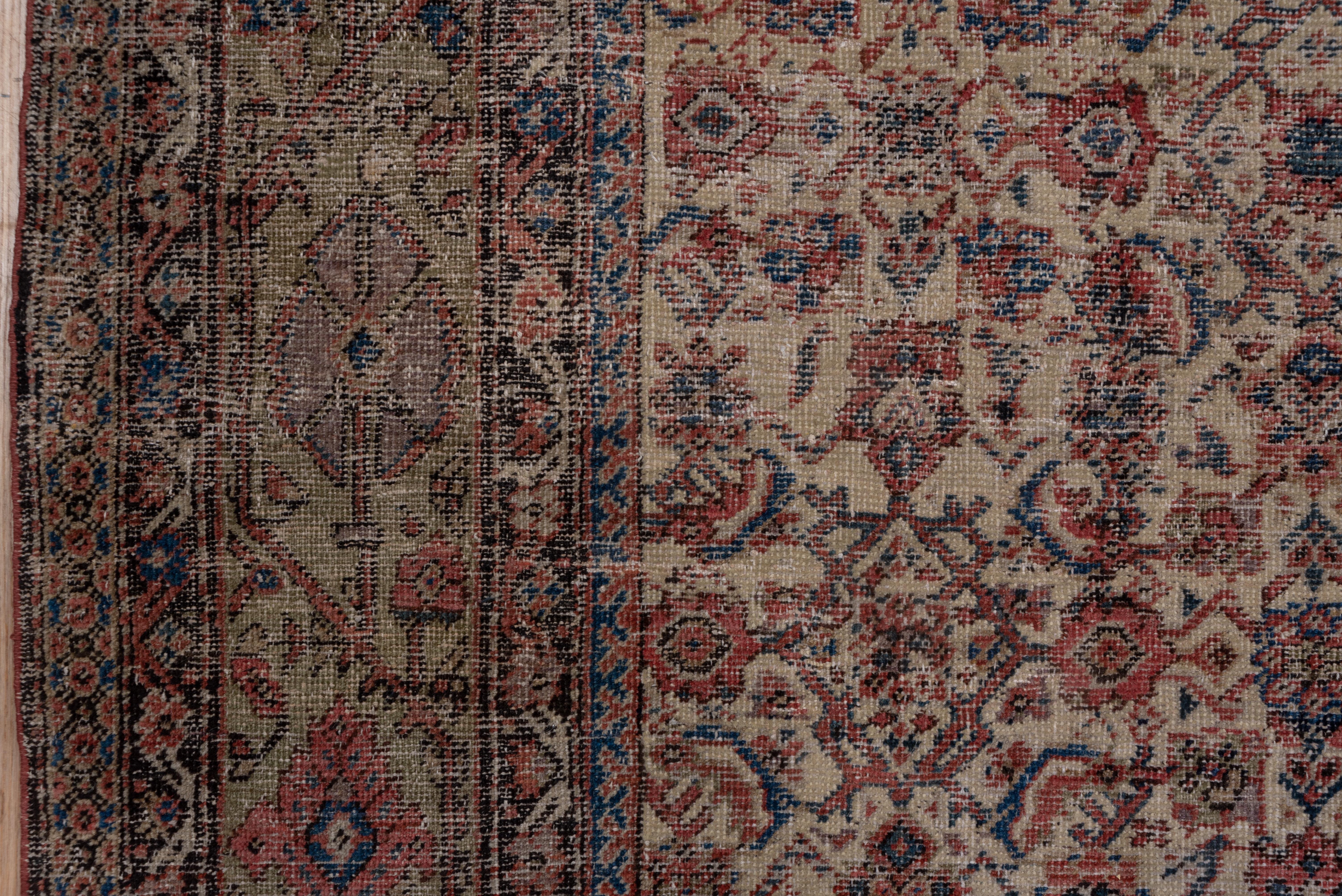 Noué à la main Tapis persan ancien de galerie Farahan, vers les années 1910 en vente