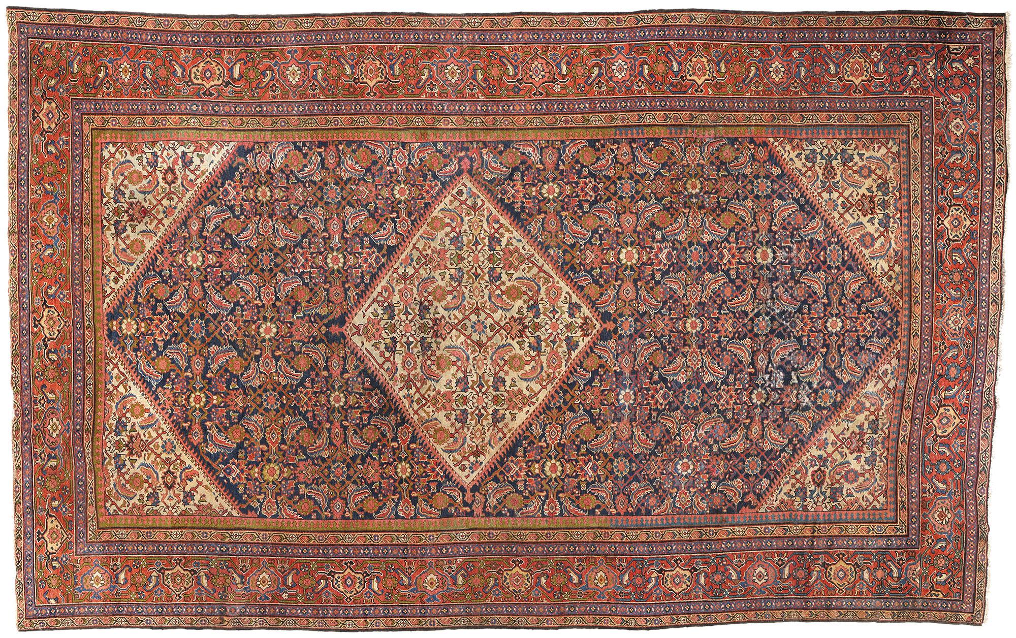Late 19th Century Antique Persian Farahan Carpet with Traditional Style For Sale 4