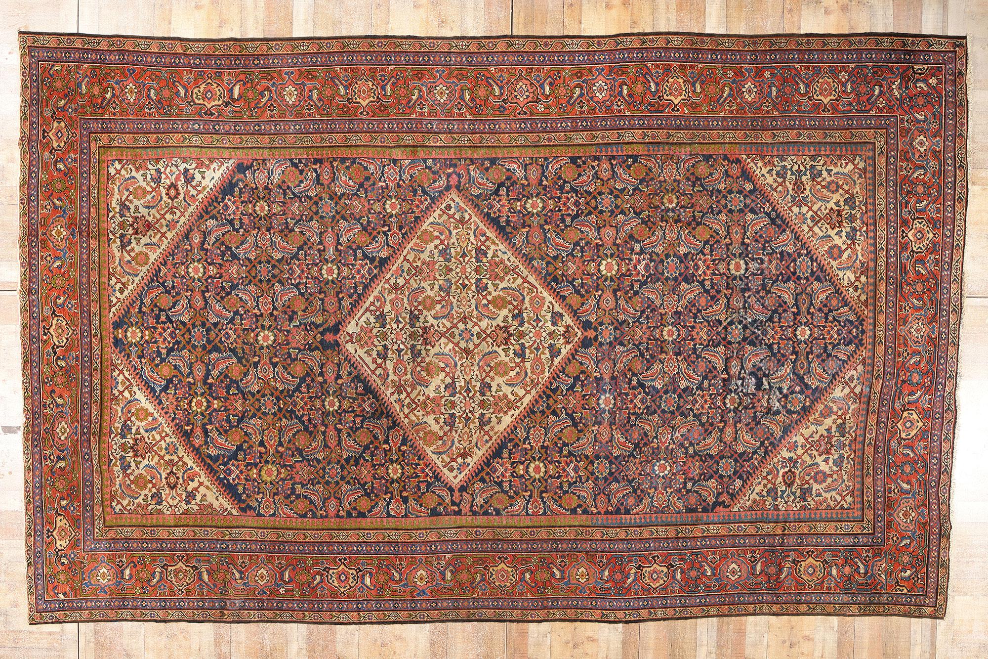 Late 19th Century Antique Persian Farahan Carpet with Traditional Style For Sale 3