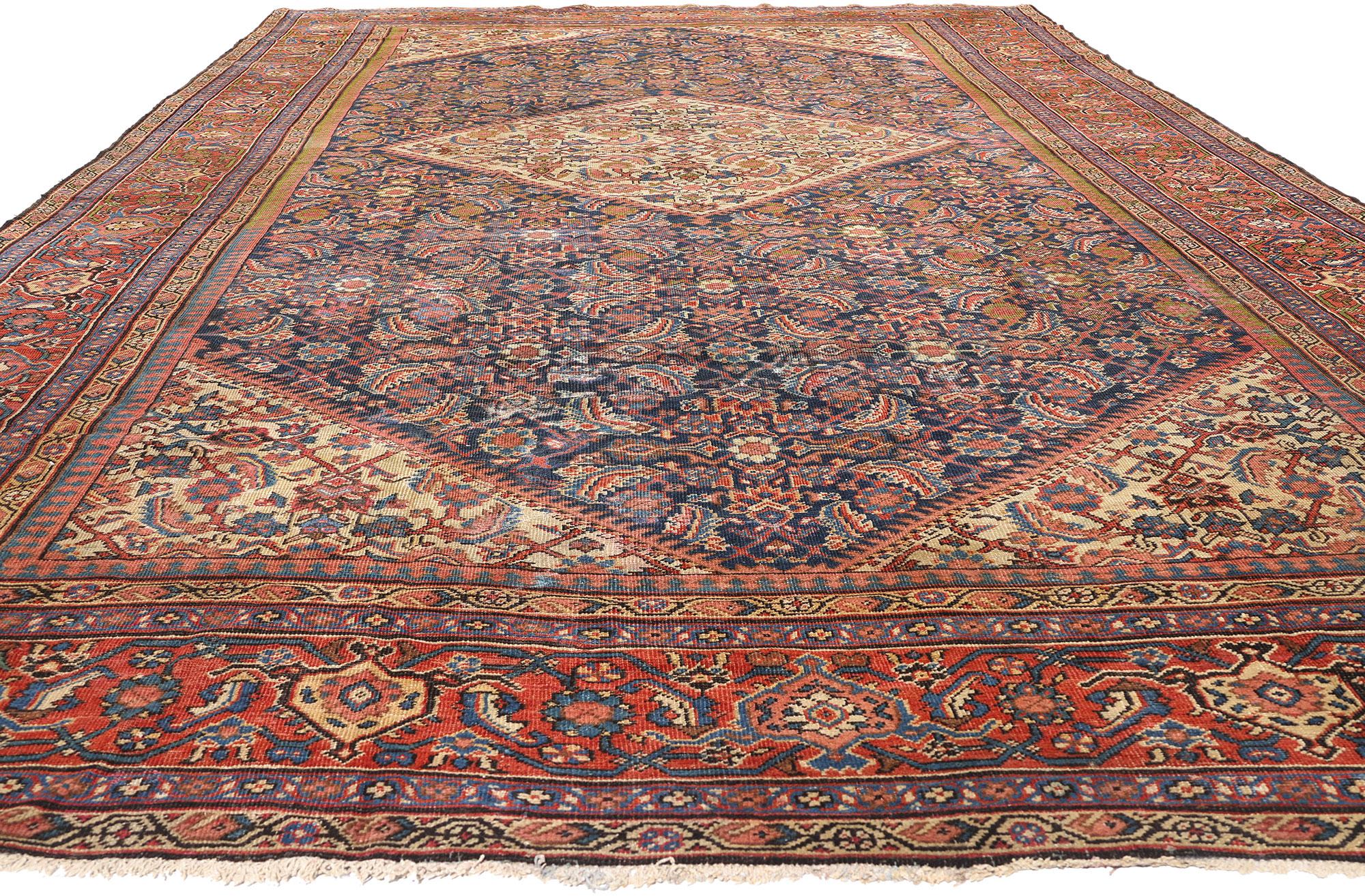 Late 19th Century Antique Persian Farahan Carpet with Traditional Style In Good Condition For Sale In Dallas, TX