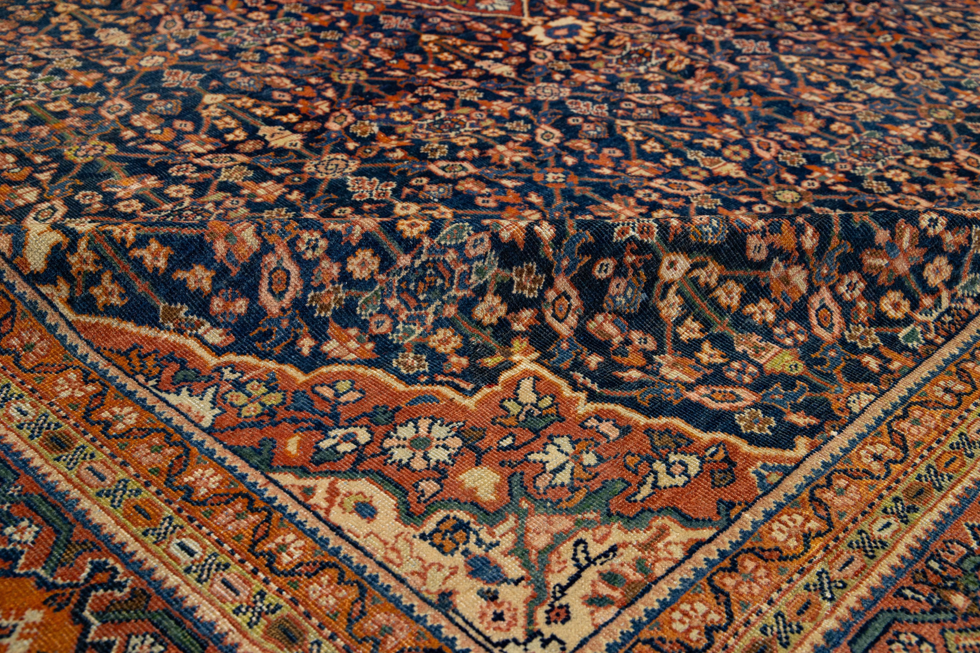 Antique Persian Farahan Handmade Allover Wool Rug In Navy Blue en venta 2