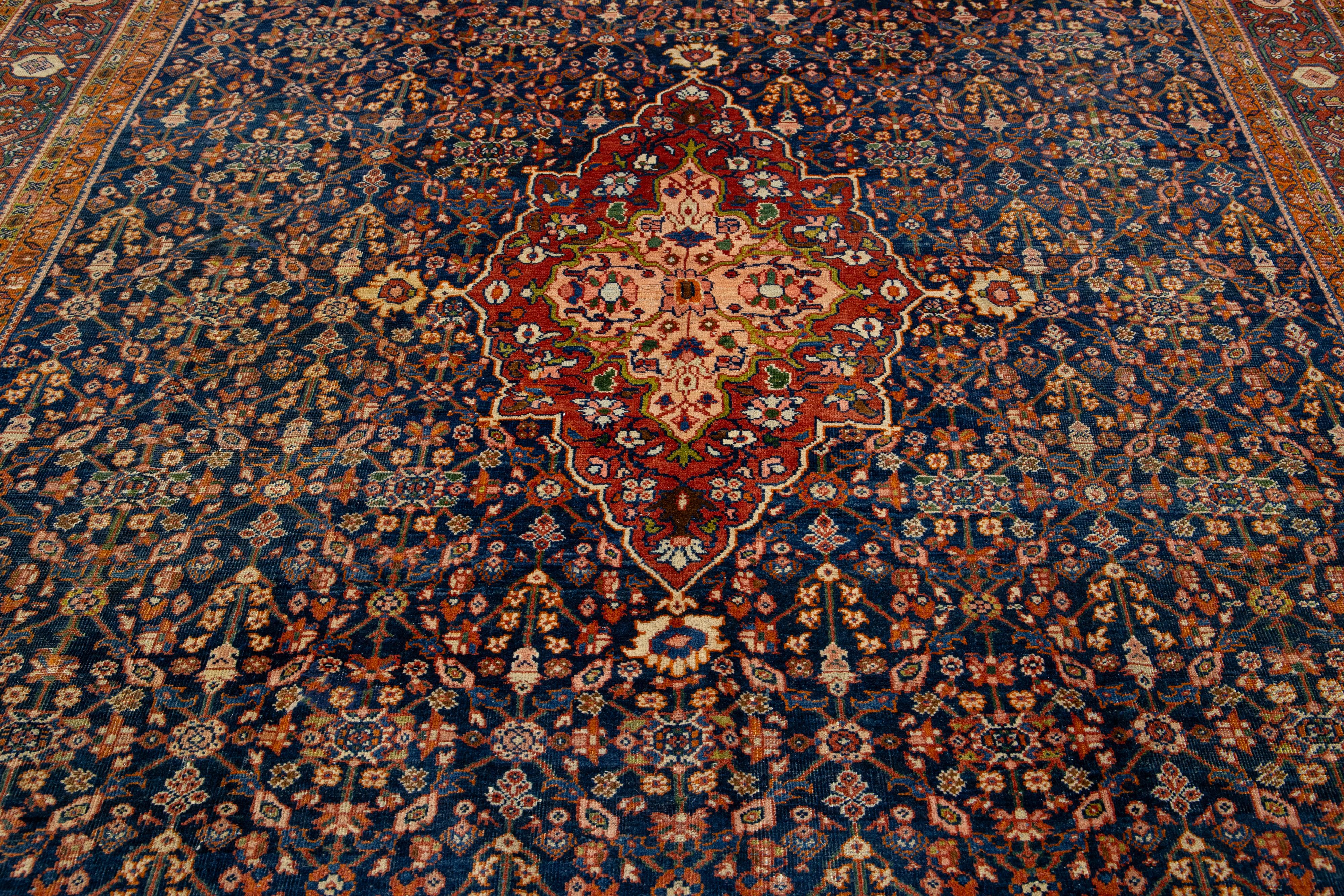 Antique Persian Farahan Handmade Allover Wool Rug In Navy Blue en venta 1