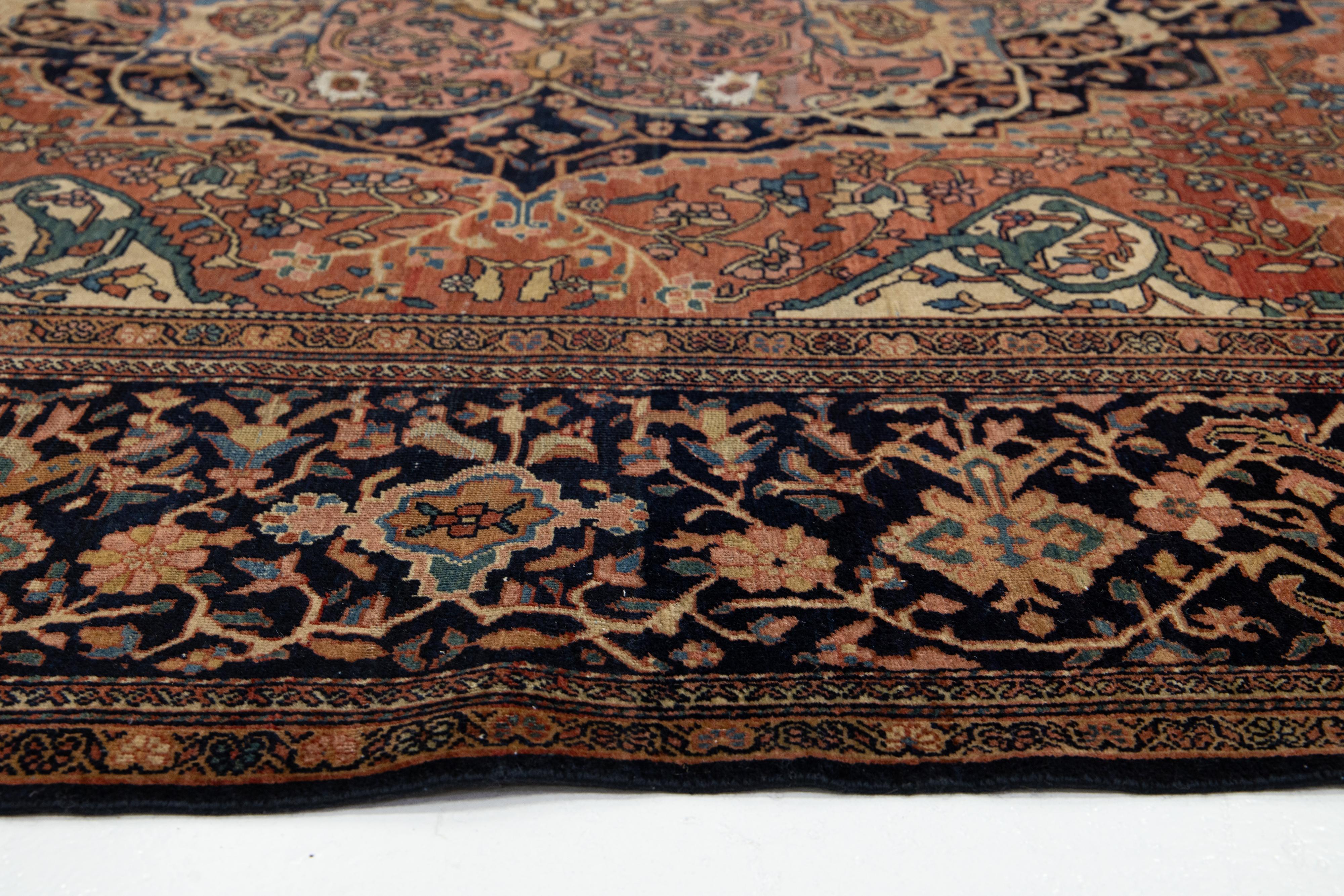 Perse Ancien tapis persan Farahan en laine à médaillons fait à la main, rouge rouille en vente