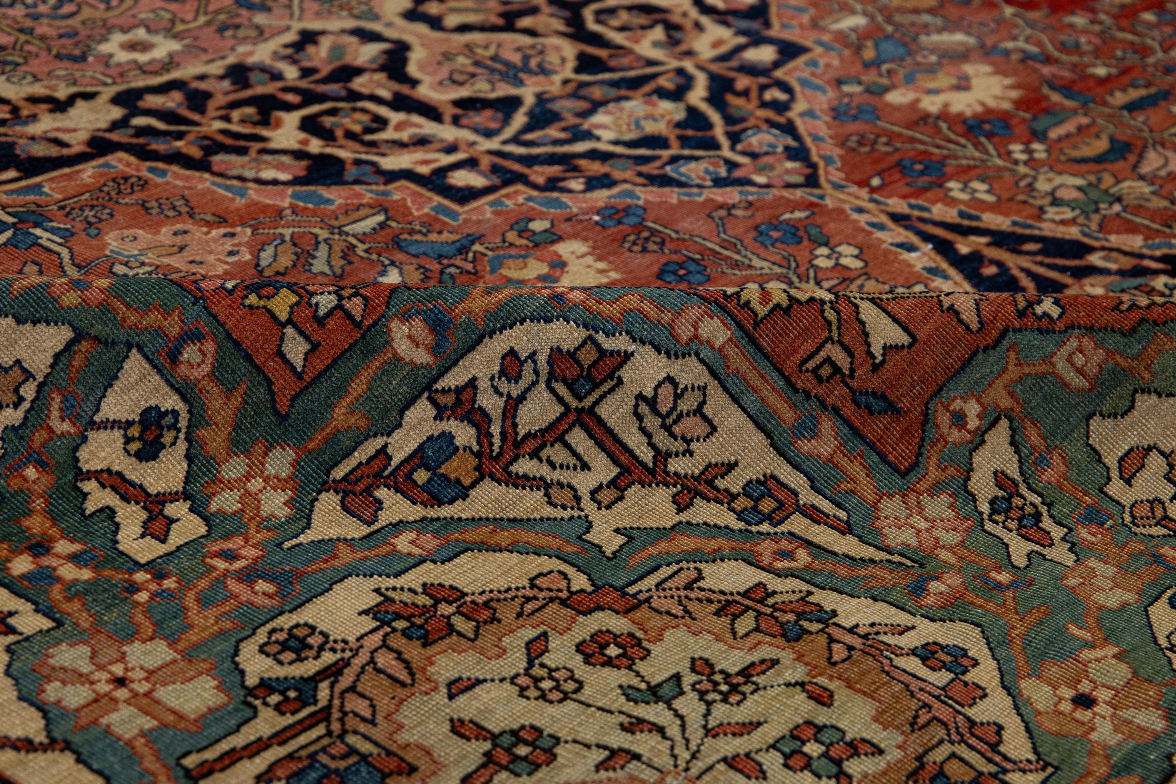 Noué à la main Ancien tapis persan Farahan en laine à médaillons fait à la main, rouge rouille en vente