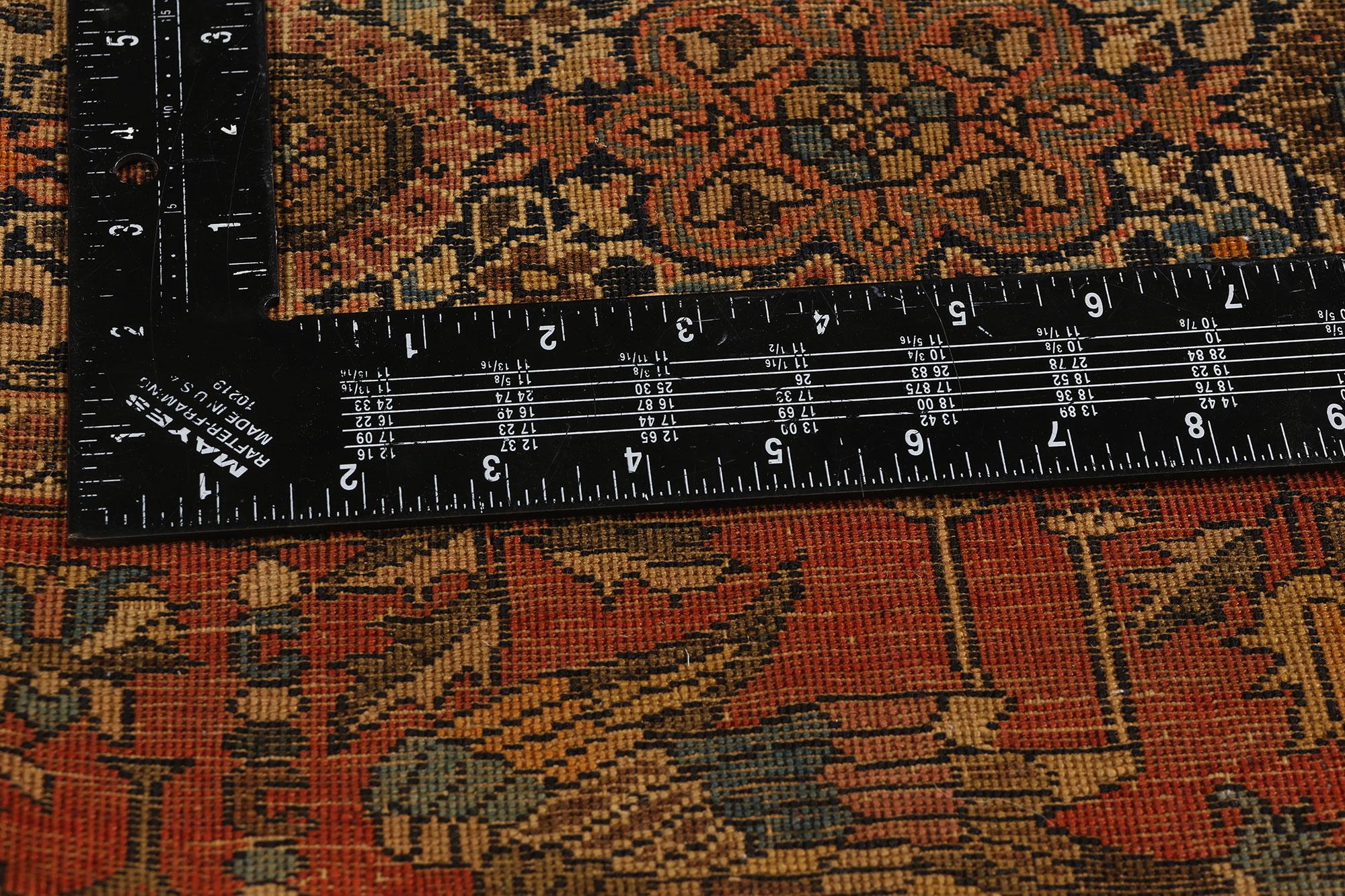 Antiker persischer Farahan-pictorial-Teppich, Tischau-Teppich im Zustand „Gut“ im Angebot in Dallas, TX