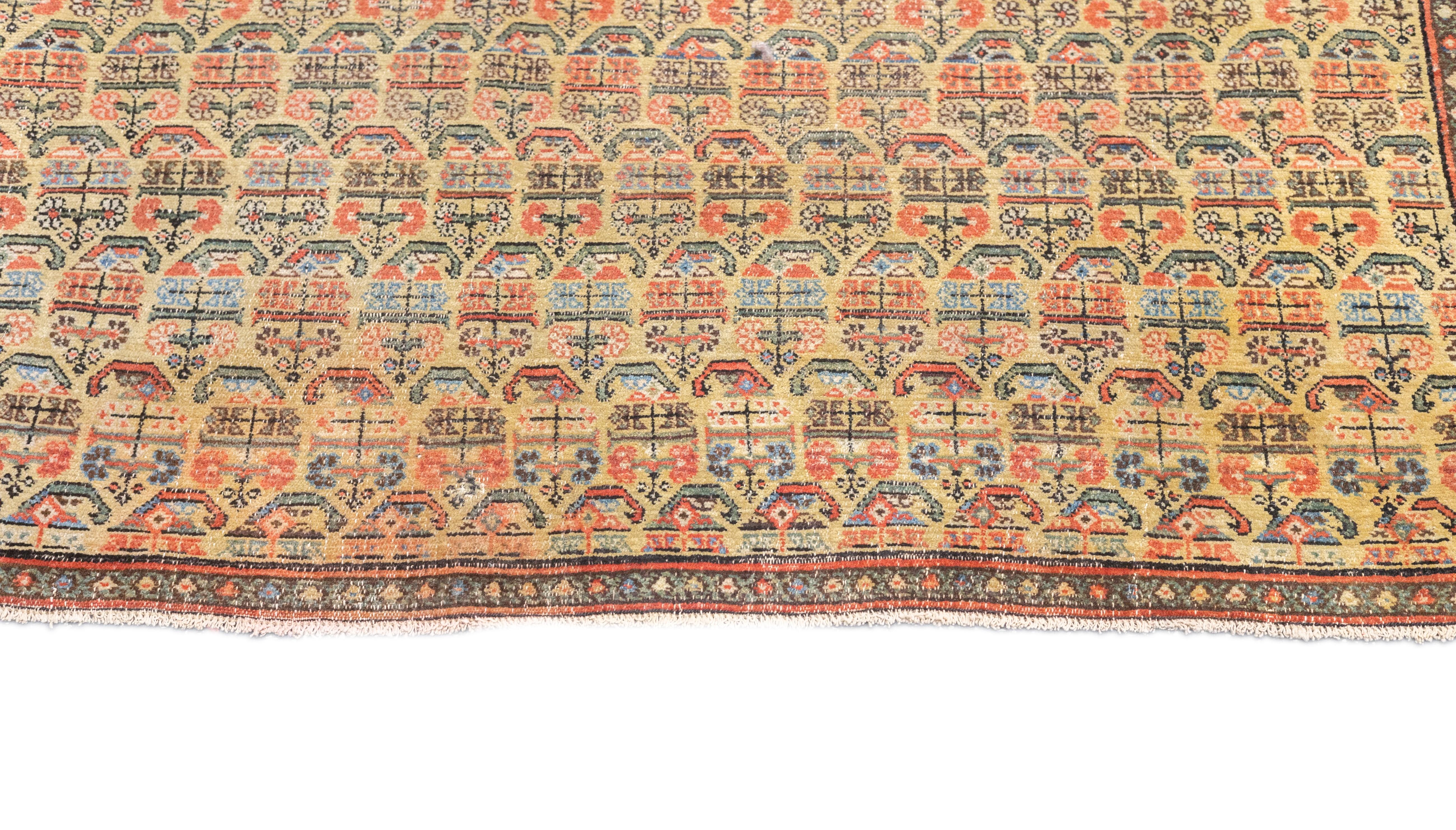 Antiker persischer Farahan-Teppich 3'3'' x 4'9'' (Handgeknüpft) im Angebot