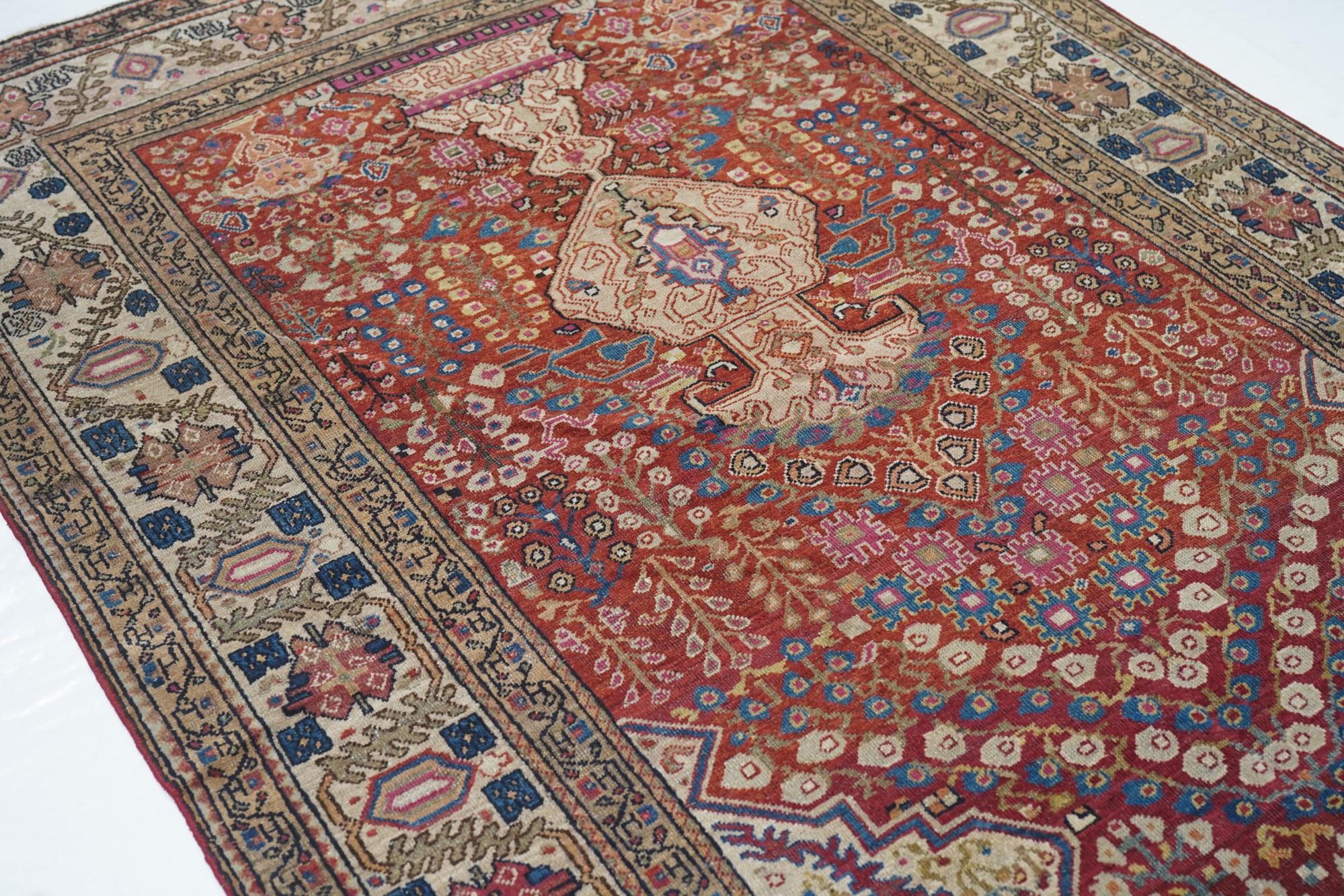 XX secolo Tappeto antico persiano Farahan 4'9'' x 6'7'' in vendita