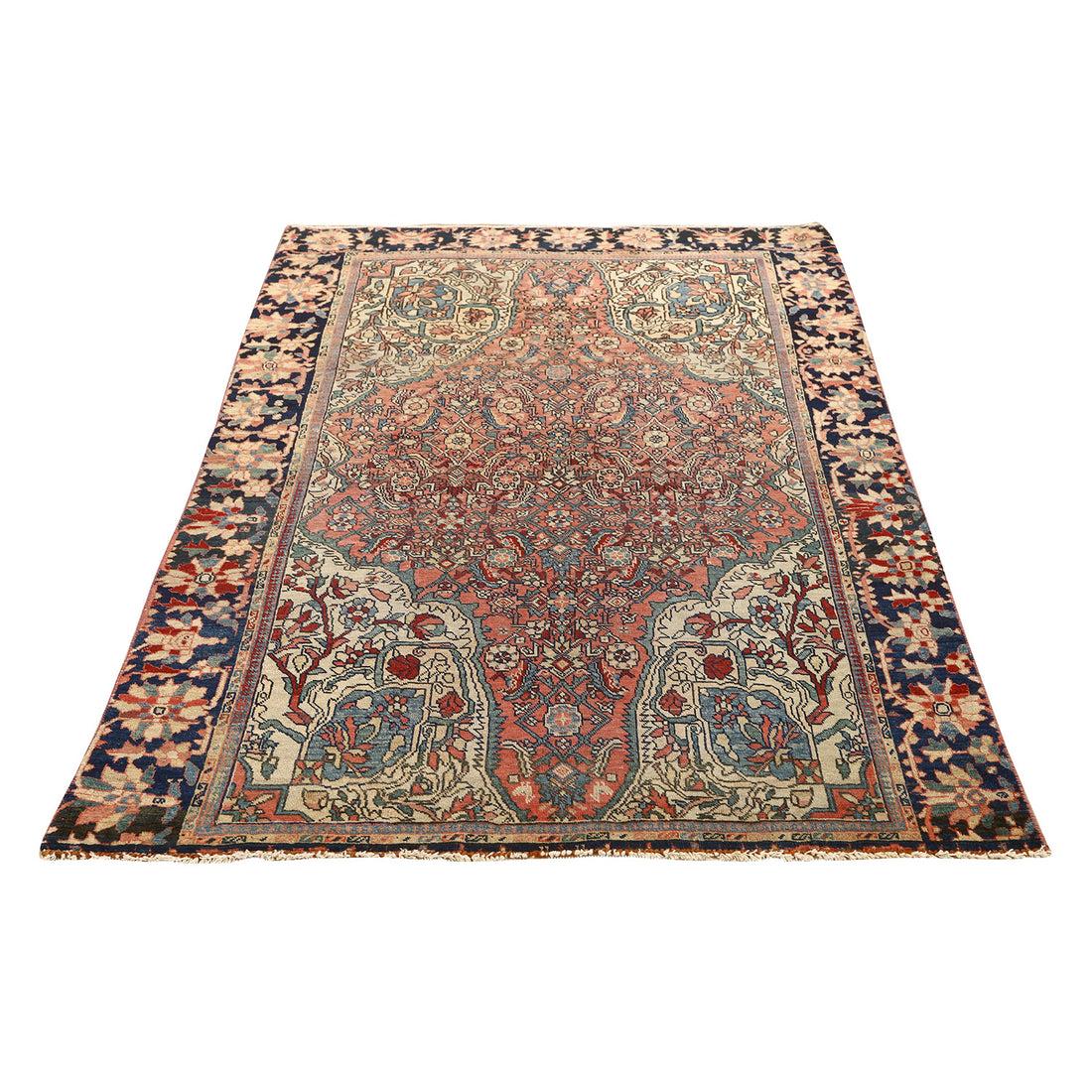 Farahan-Teppiche sind eine Art von Perserteppich, der aus der Region Farahan im Nordwesten des Iran stammt. Farahan-Teppiche sind für ihre raffinierte Handwerkskunst, ihre eleganten Designs und ihre weiche, plüschige Textur bekannt und gehören zu
