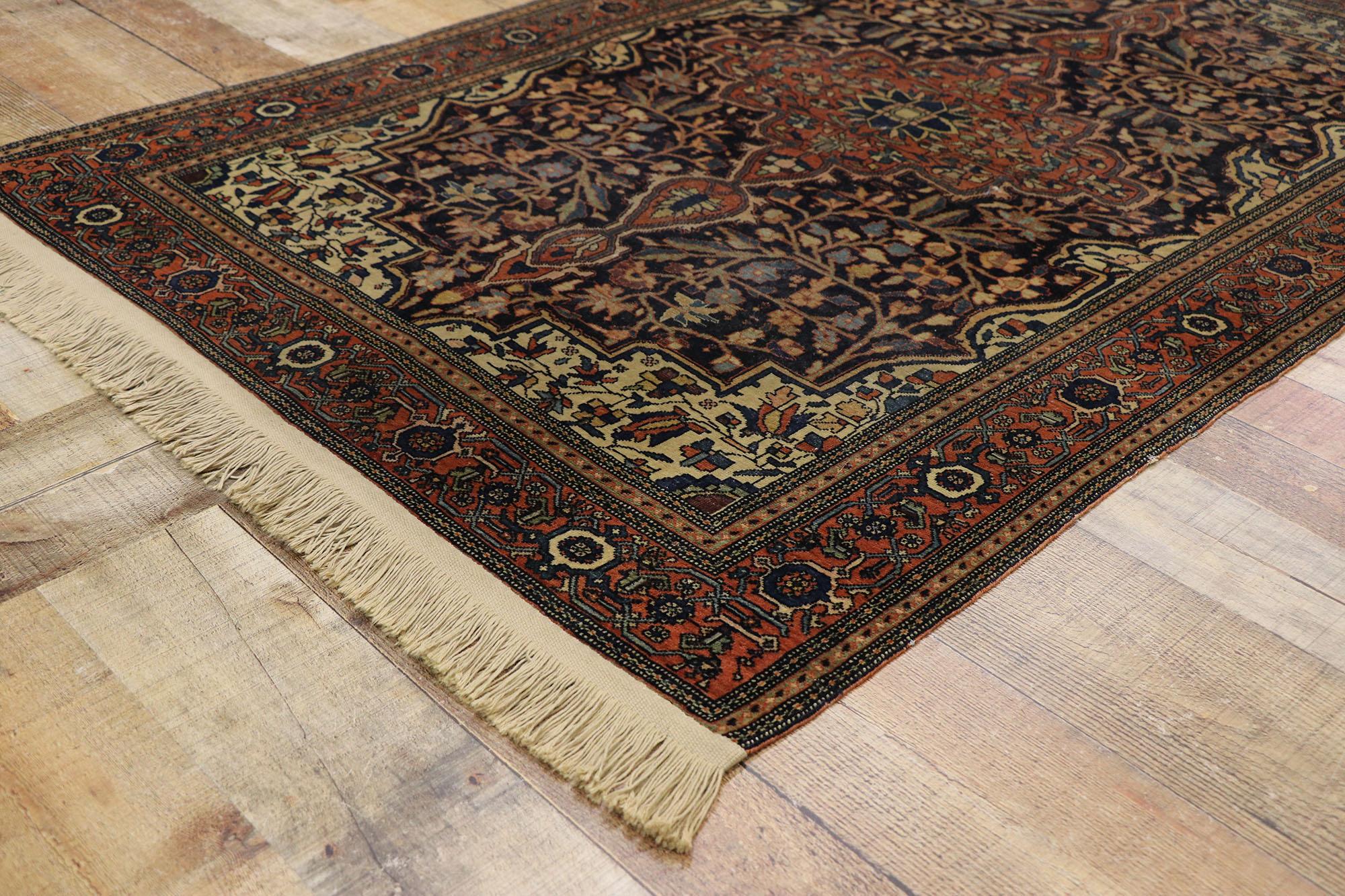 Noué à la main Tapis persan ancien Farahan avec style Arts & Crafts en vente