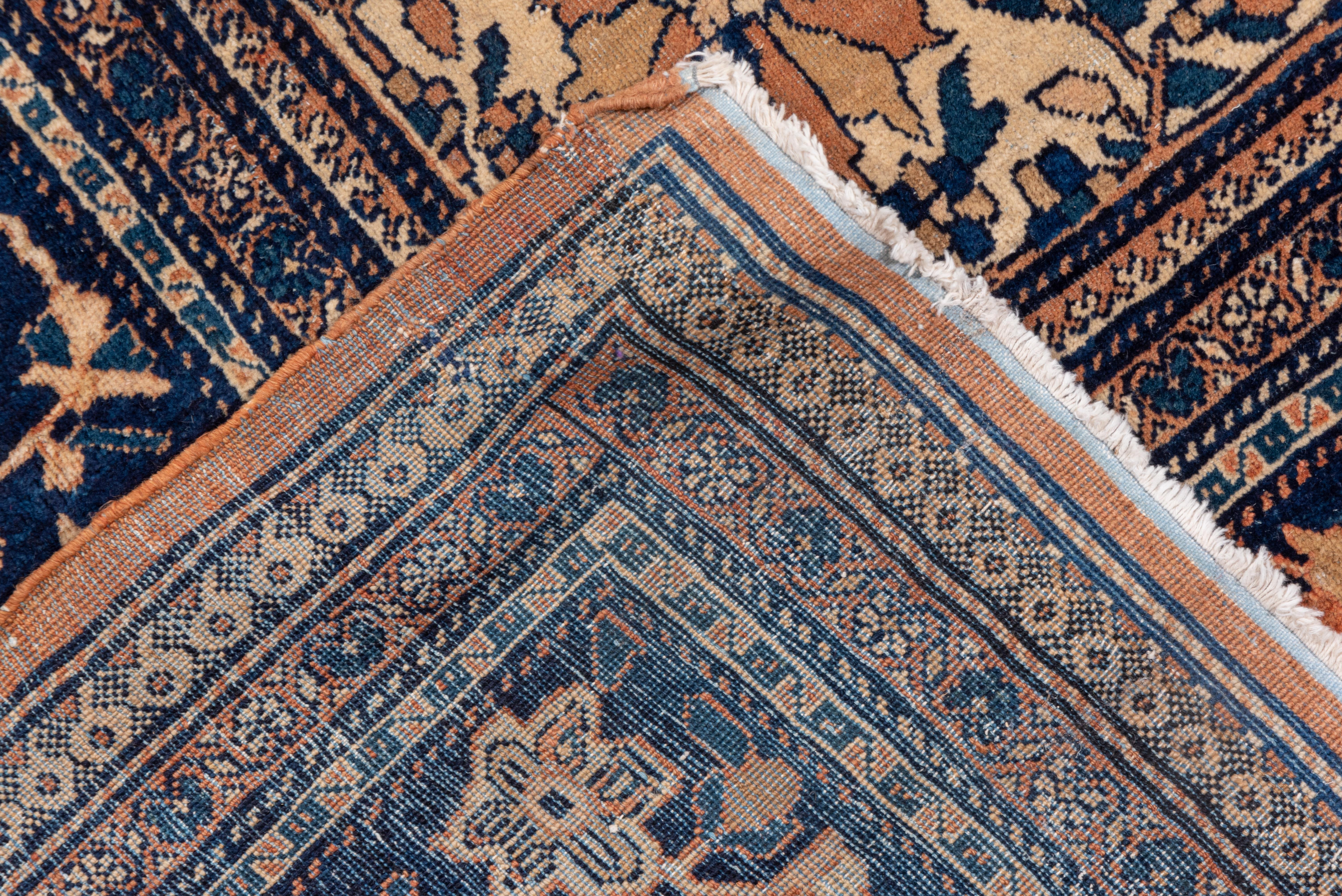Antiker persischer Farahan Sarouk-Teppich, hellorange und marineblau, Kaminsims-Teppich (Wolle) im Angebot