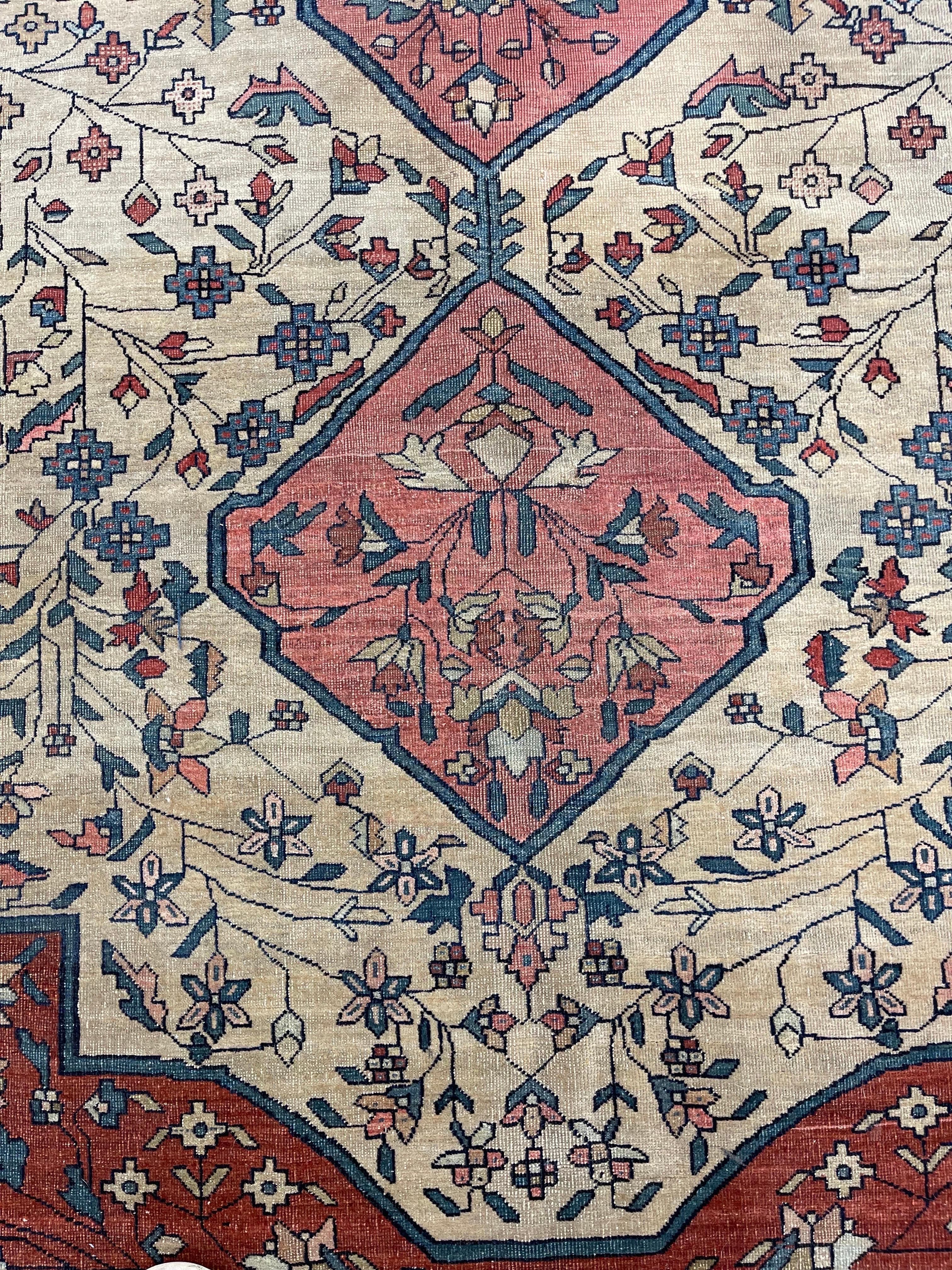 Antique Persian Farahan Sarouk, circa 1900 For Sale 1