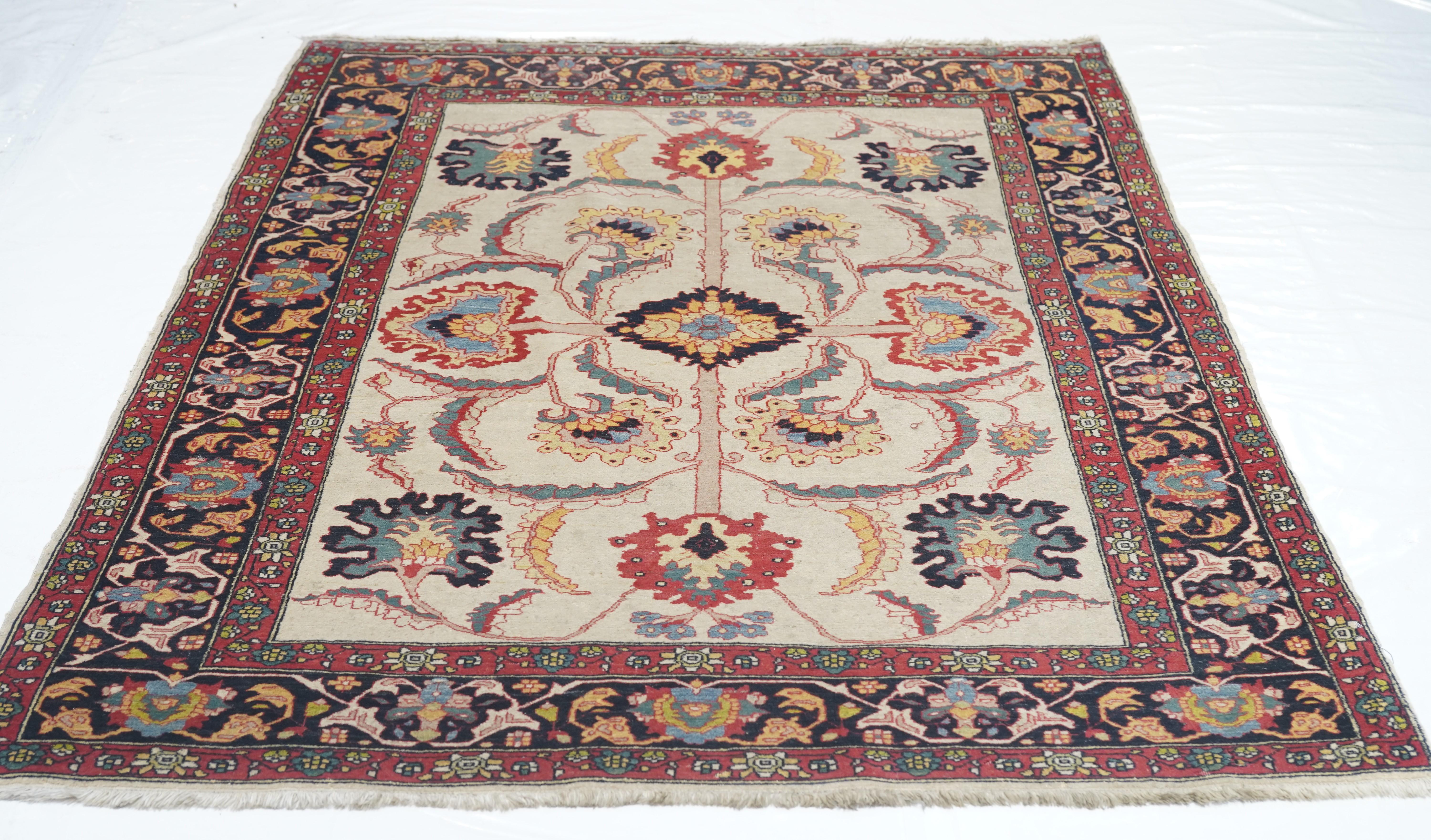 Antique Persian Farahan Sarouk In Good Condition For Sale In New York, NY