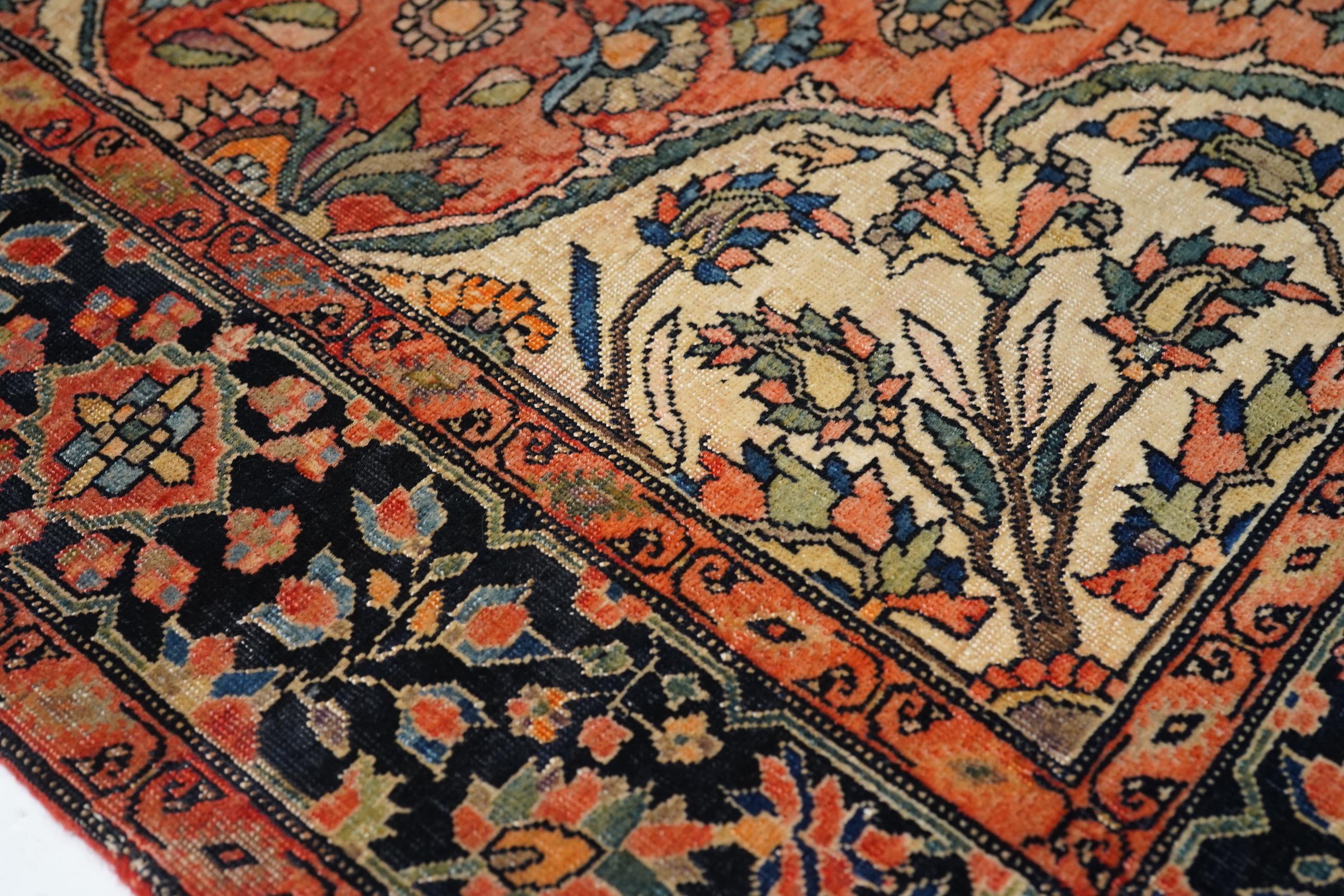Antiker persischer Farahan Sarouk-Teppich 3'4'' x 4'10'' (Persisch) im Angebot