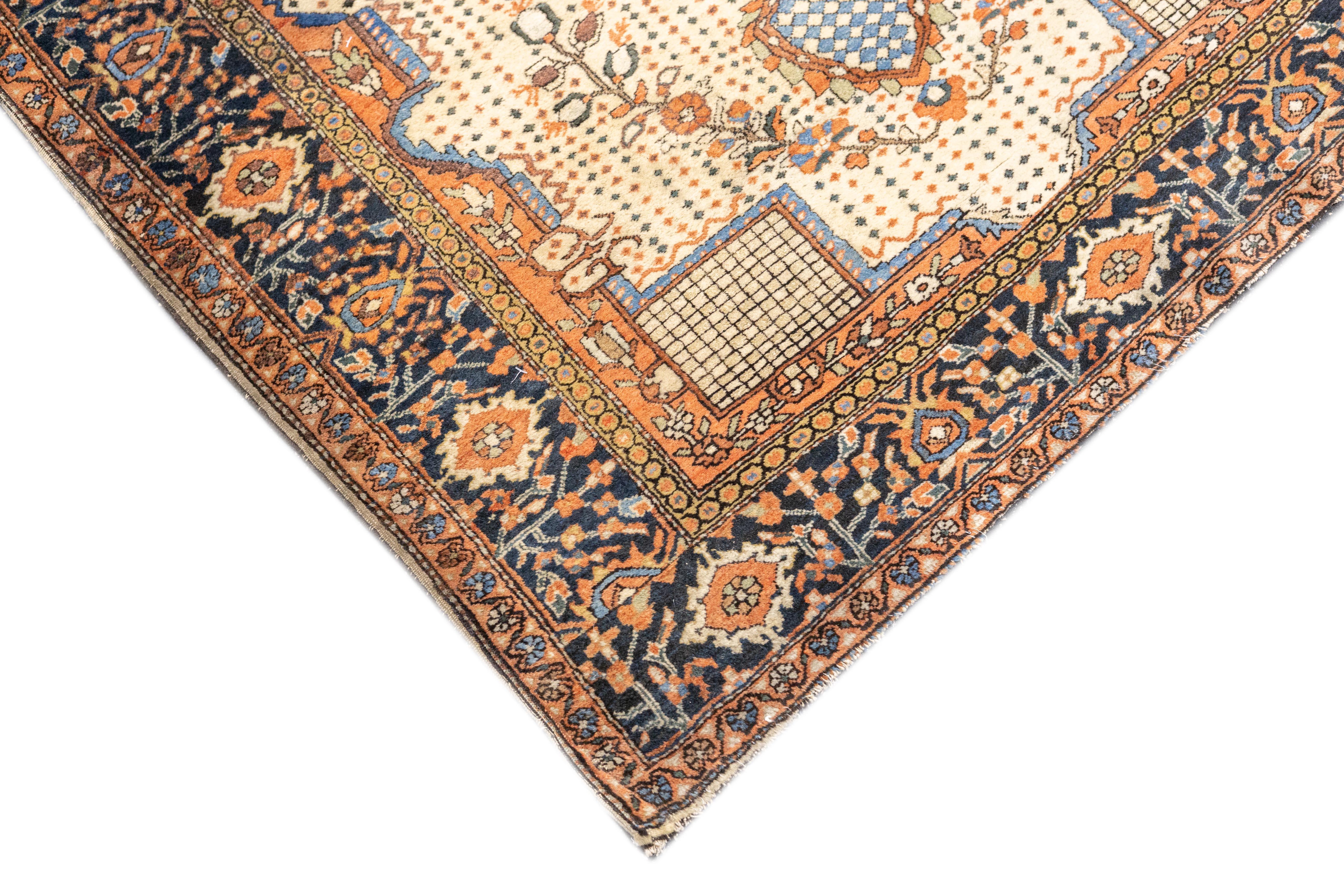 Antique Persian Farahan Sarouk Rug 3'4'' x 4'11'' In Good Condition For Sale In New York, NY