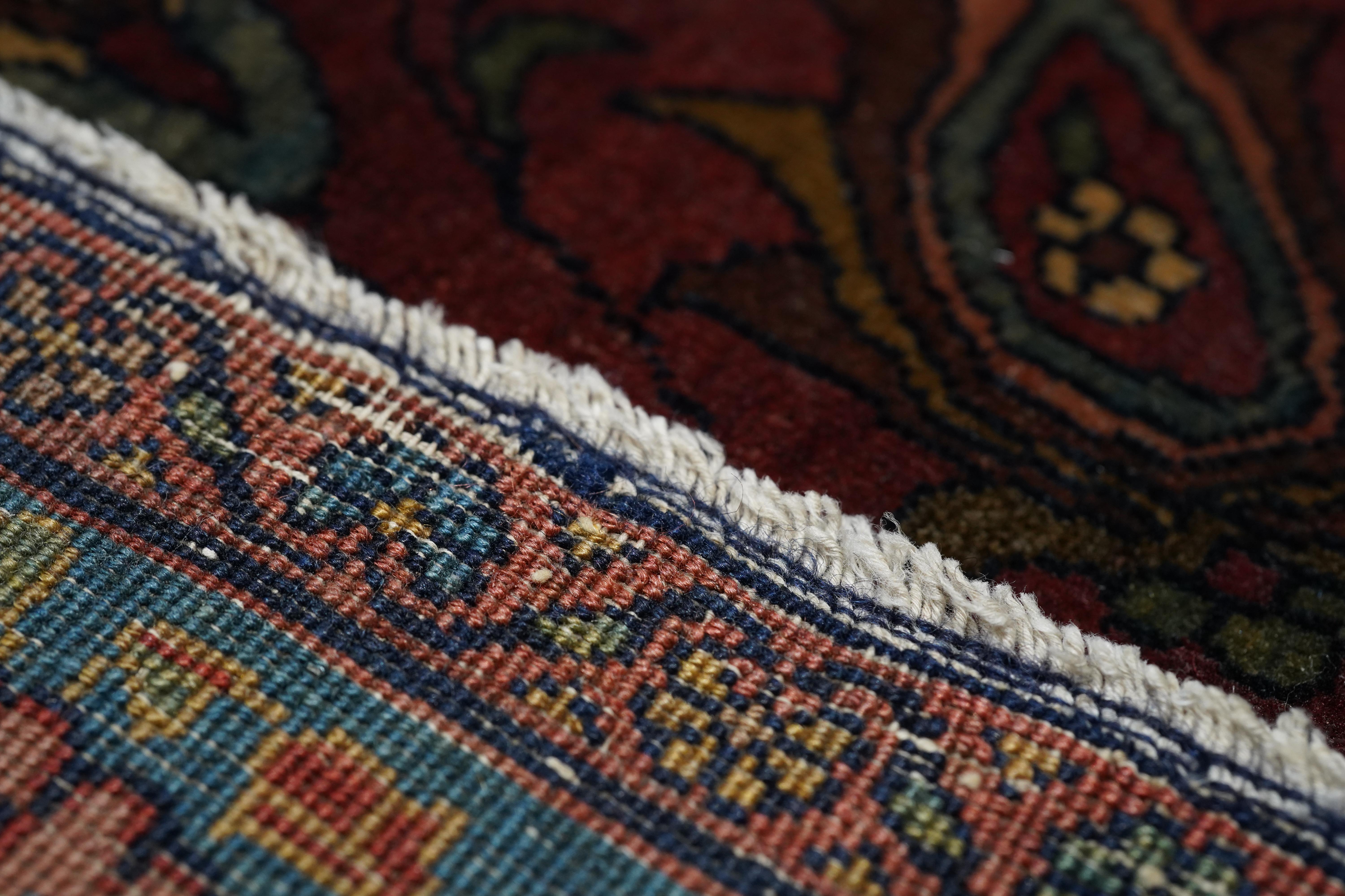 Antiker persischer Farahan Sarouk-Teppich 4'4'' x 7'0'' im Angebot 1