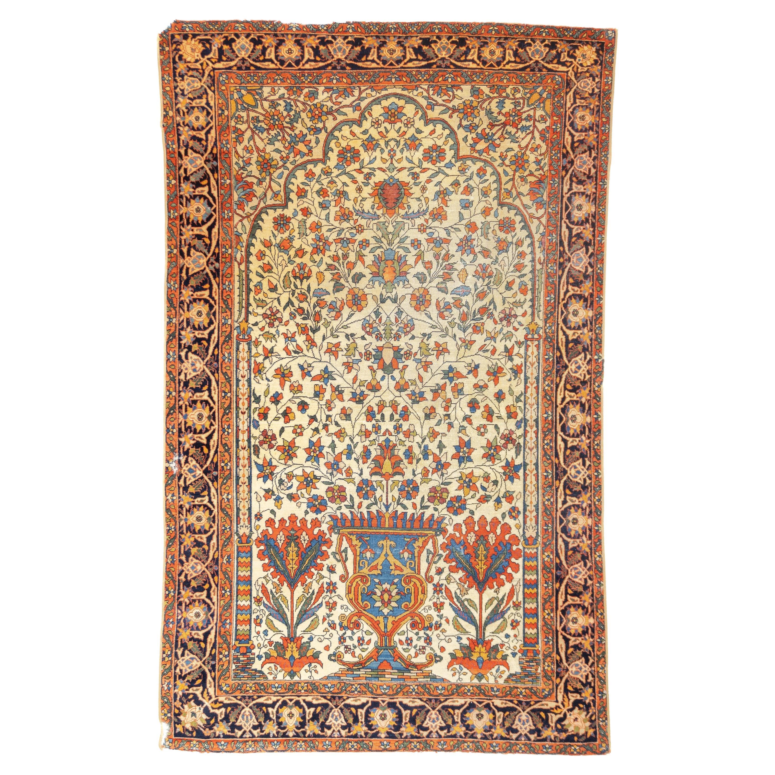 Antiker persischer Farahan Sarouk-Schrank 4'4" x 7'3"
