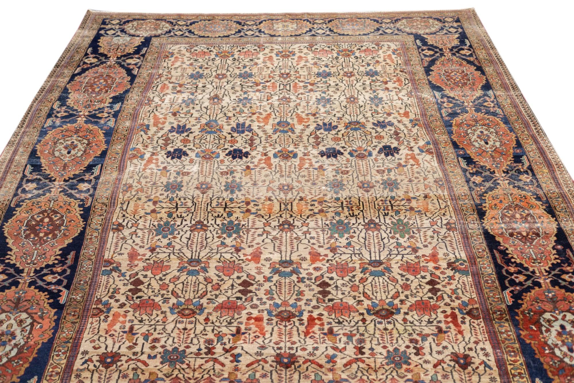 Antiker persischer Sarouk Farahan Teppich 6'10 x 9'6 im Zustand „Gut“ im Angebot in New York, NY